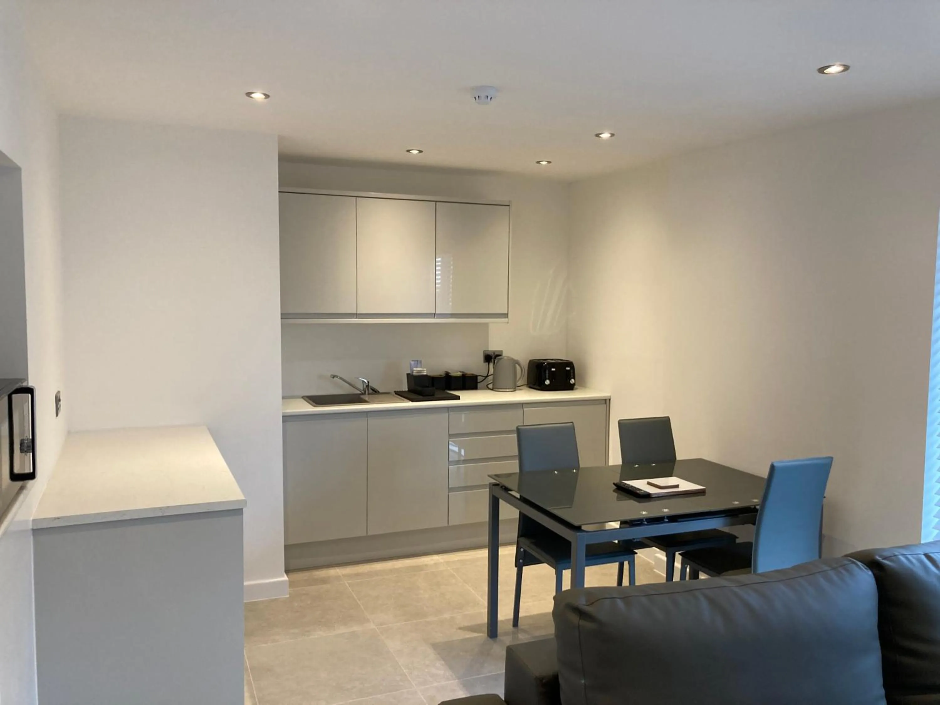 Kitchen or kitchenette in Coastal Plaza