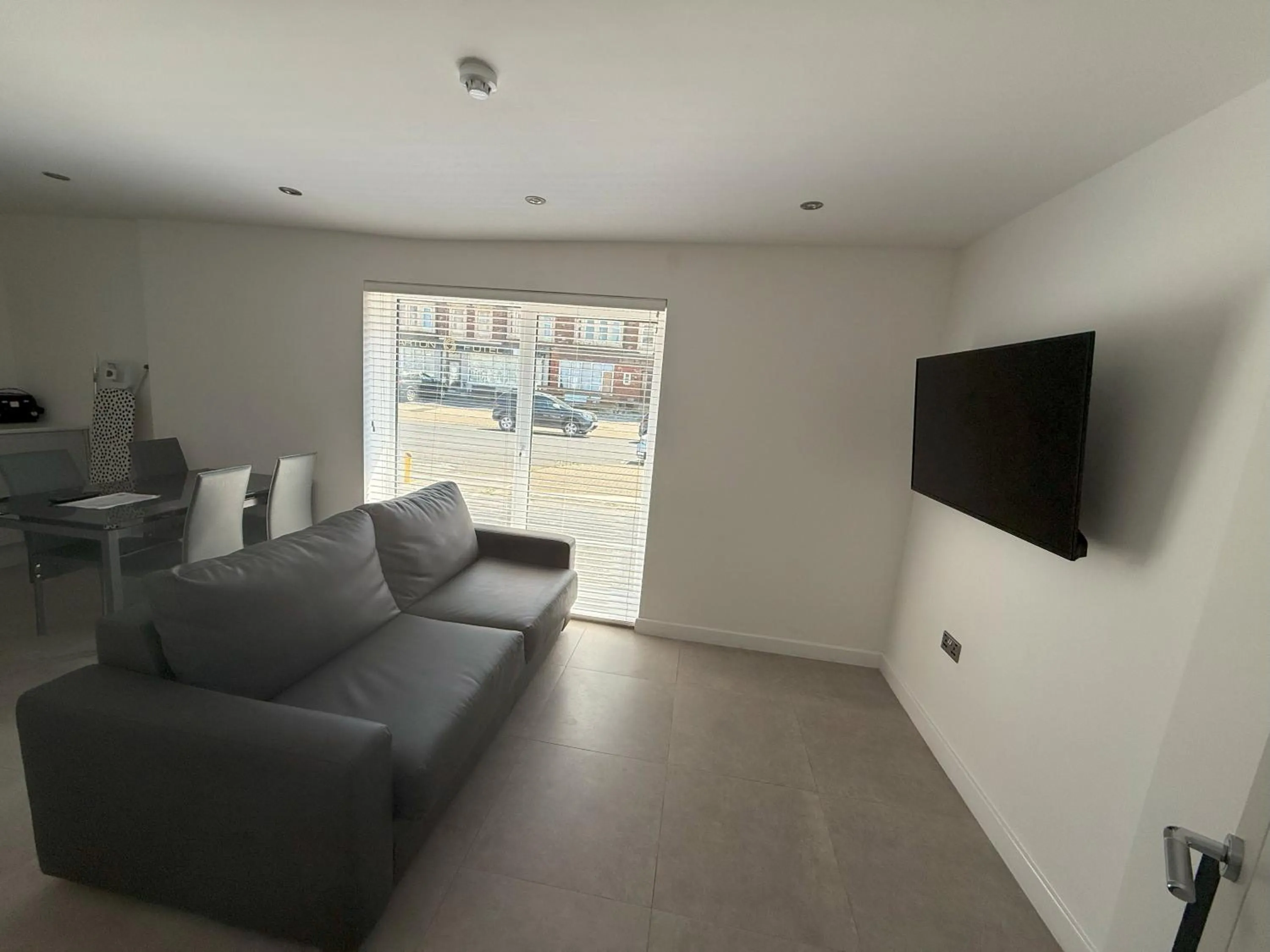 TV and multimedia in Coastal Plaza