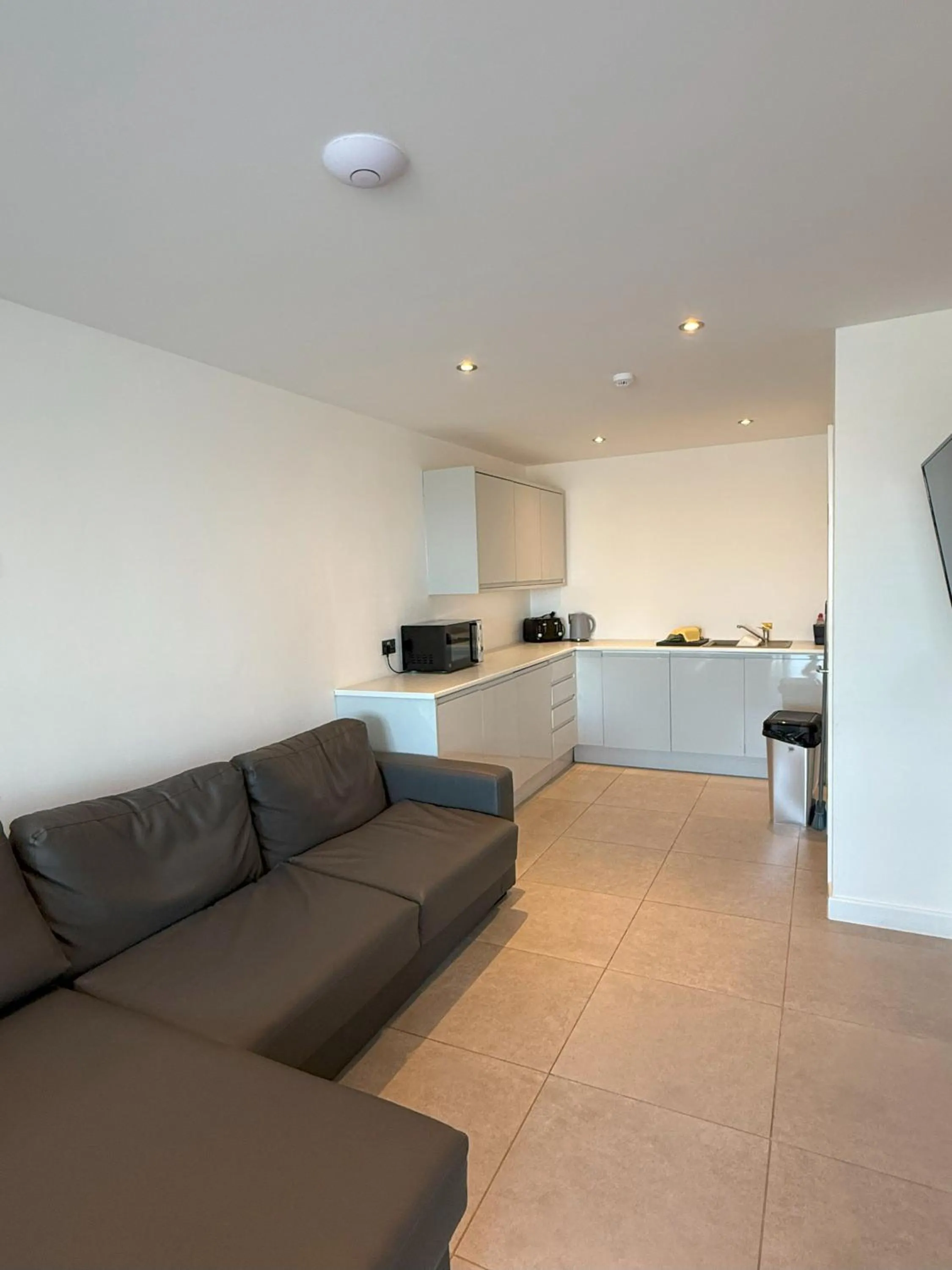 TV and multimedia in Coastal Plaza