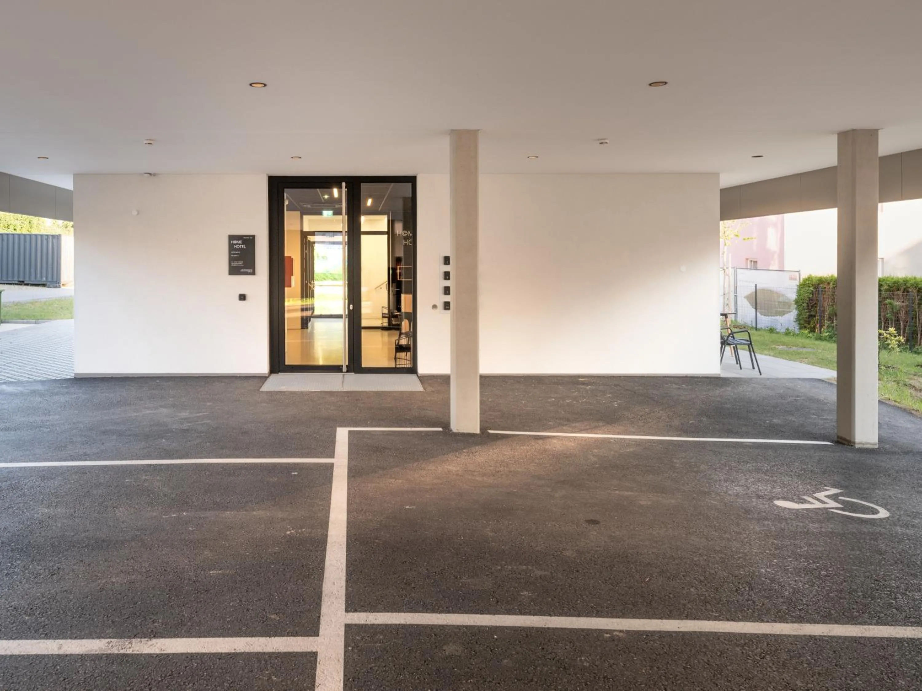 Hotel AT HOME - late arrival self check in