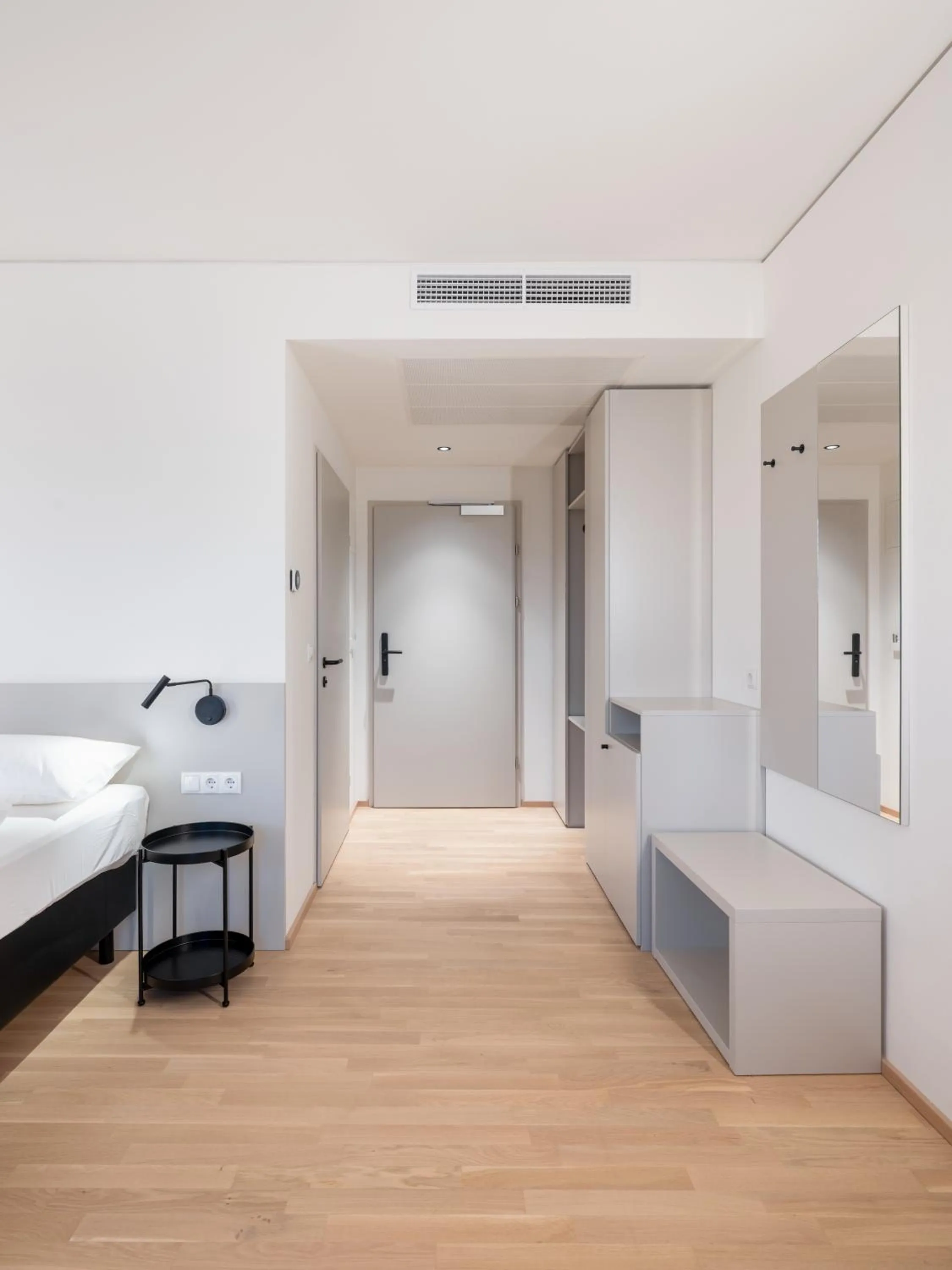 Bed in Hotel AT HOME - late arrival self check in