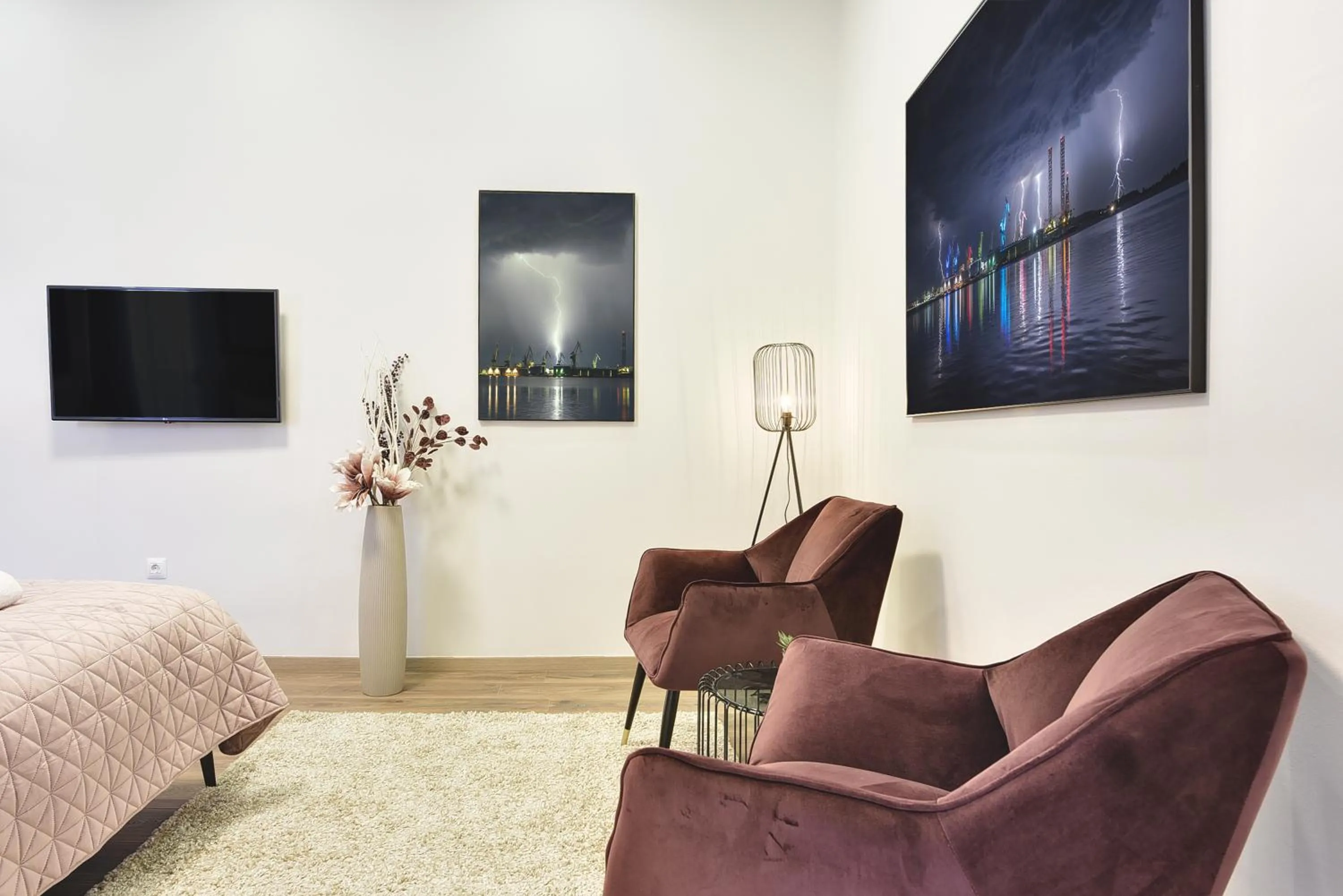 Seating area in D&A Central Luxury Apartments with FREE Parking