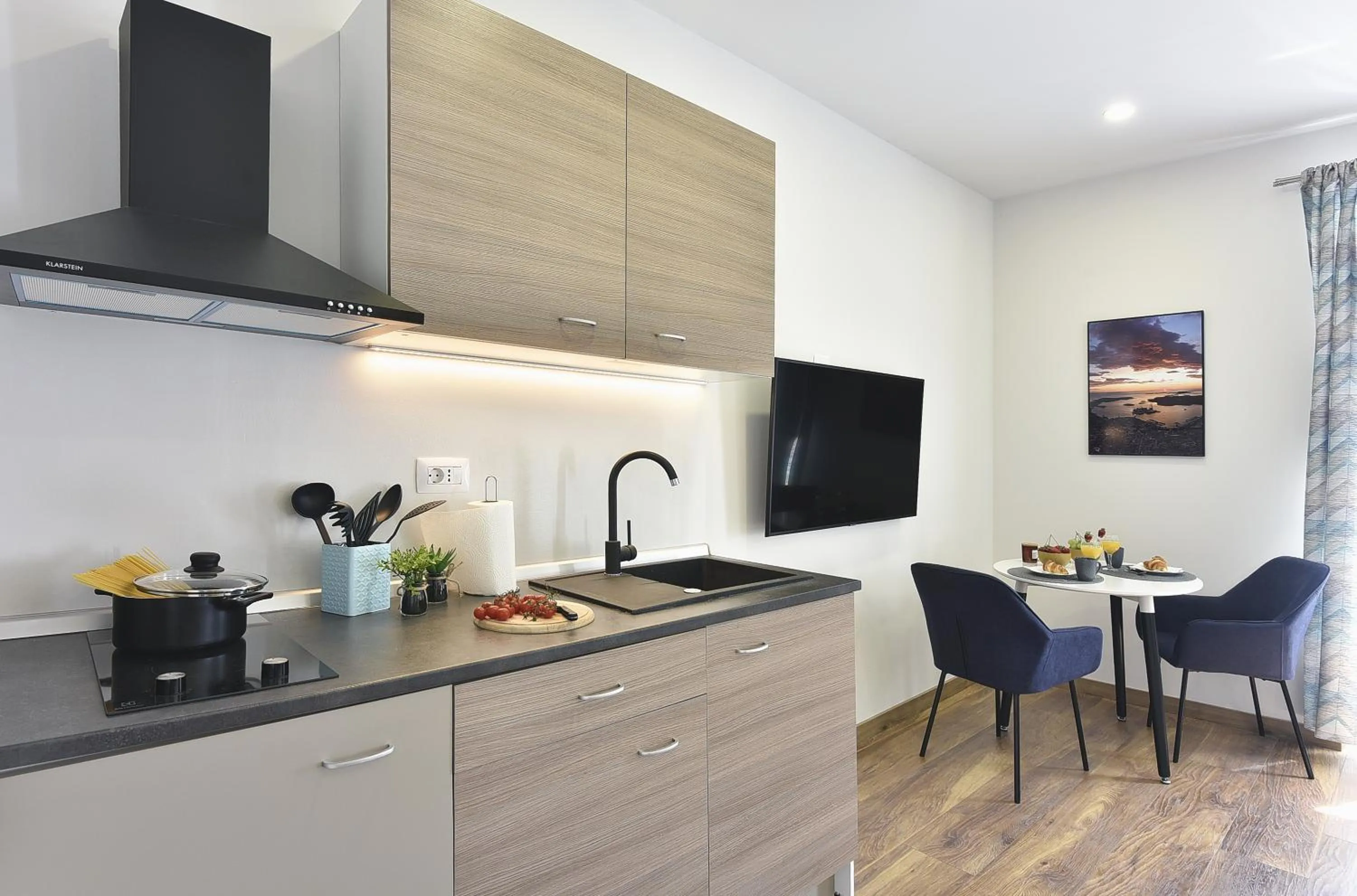 Kitchen or kitchenette in D&A Central Luxury Apartments with FREE Parking