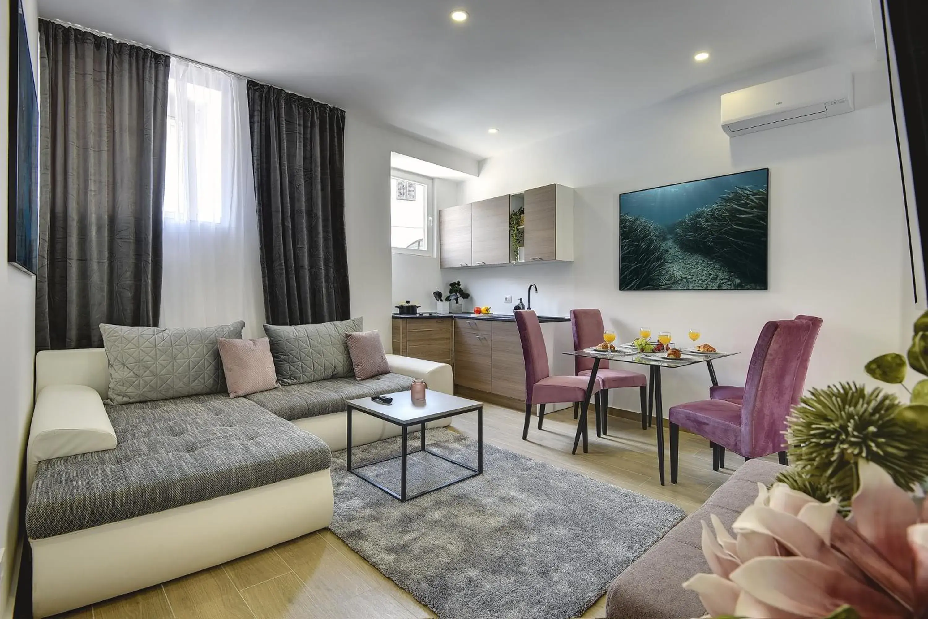 Two-Bedroom Apartment in D&A Central Luxury Apartments with FREE Parking Two-Bedroom Apartment in D&A Central Luxury Apartments with FREE Parking
