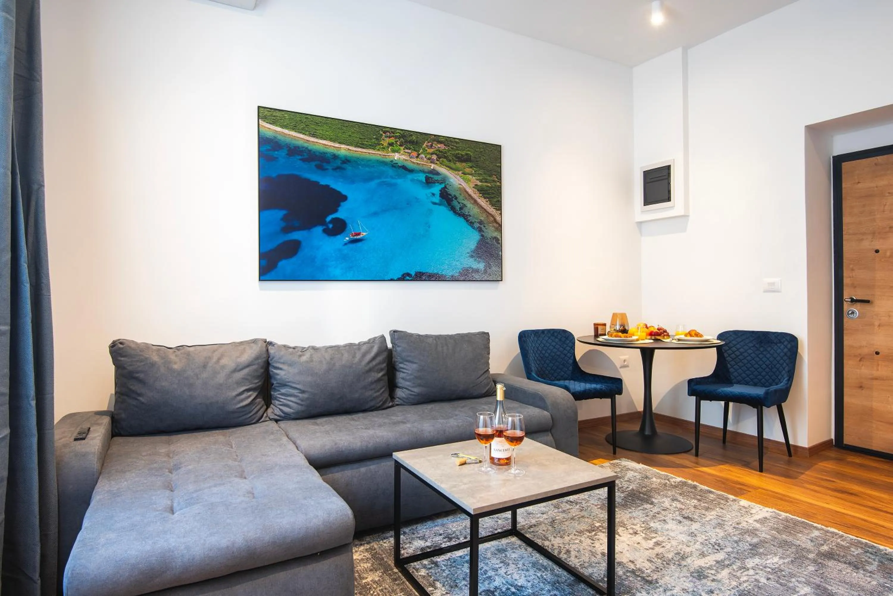 Living room in D&A Central Luxury Apartments with FREE Parking