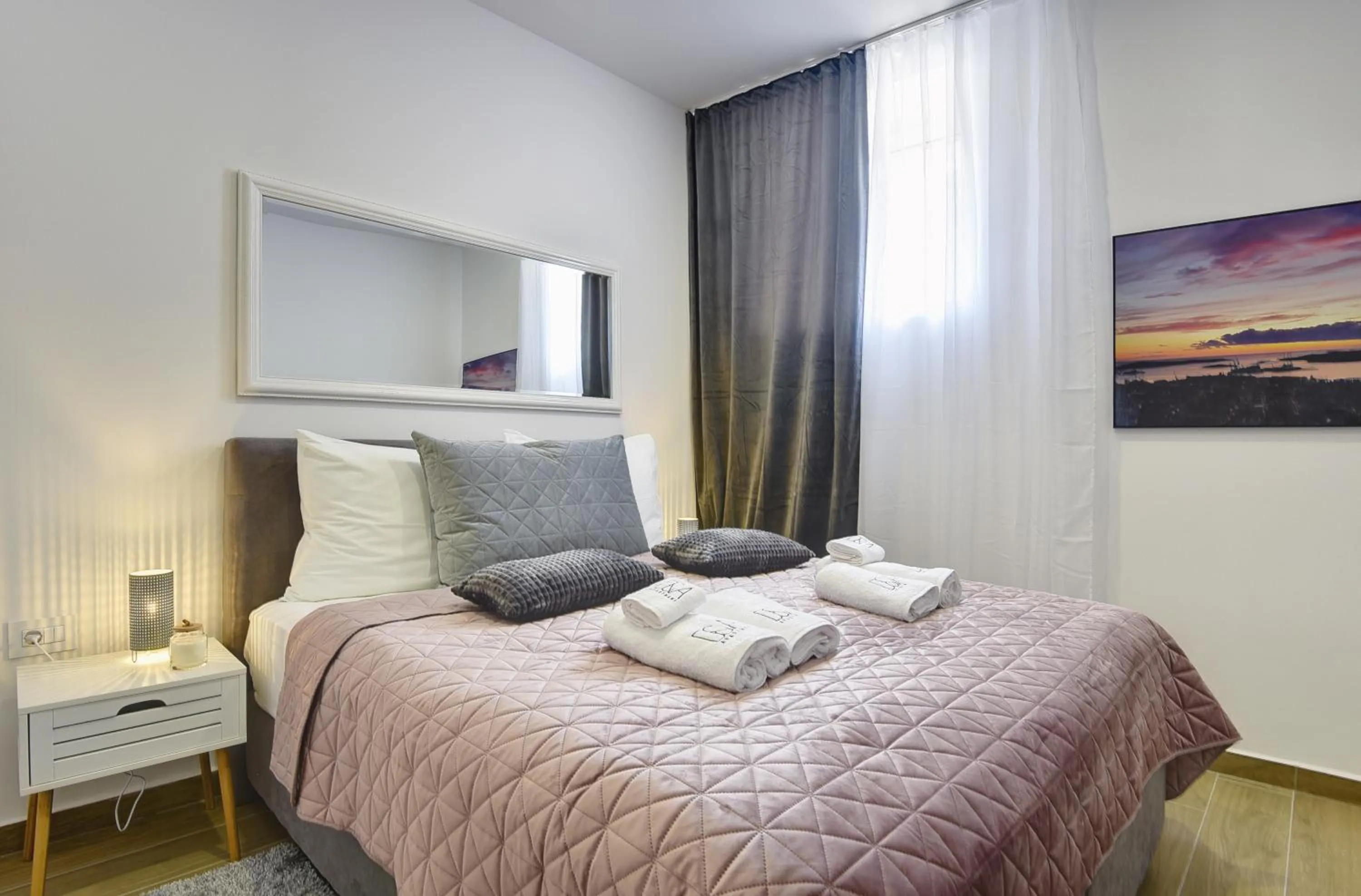 Bed in D&A Central Luxury Apartments with FREE Parking