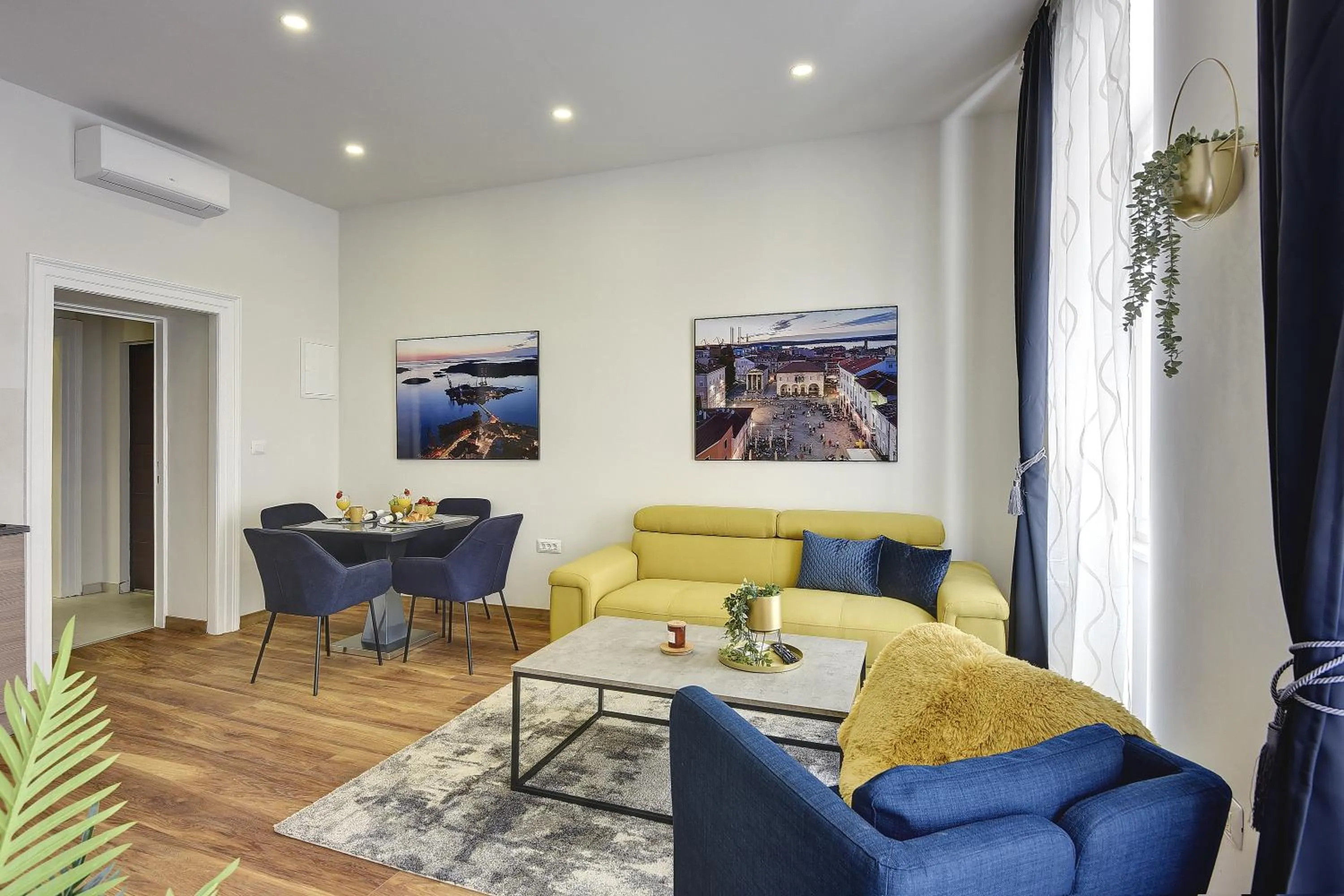 Living room in D&A Central Luxury Apartments with FREE Parking