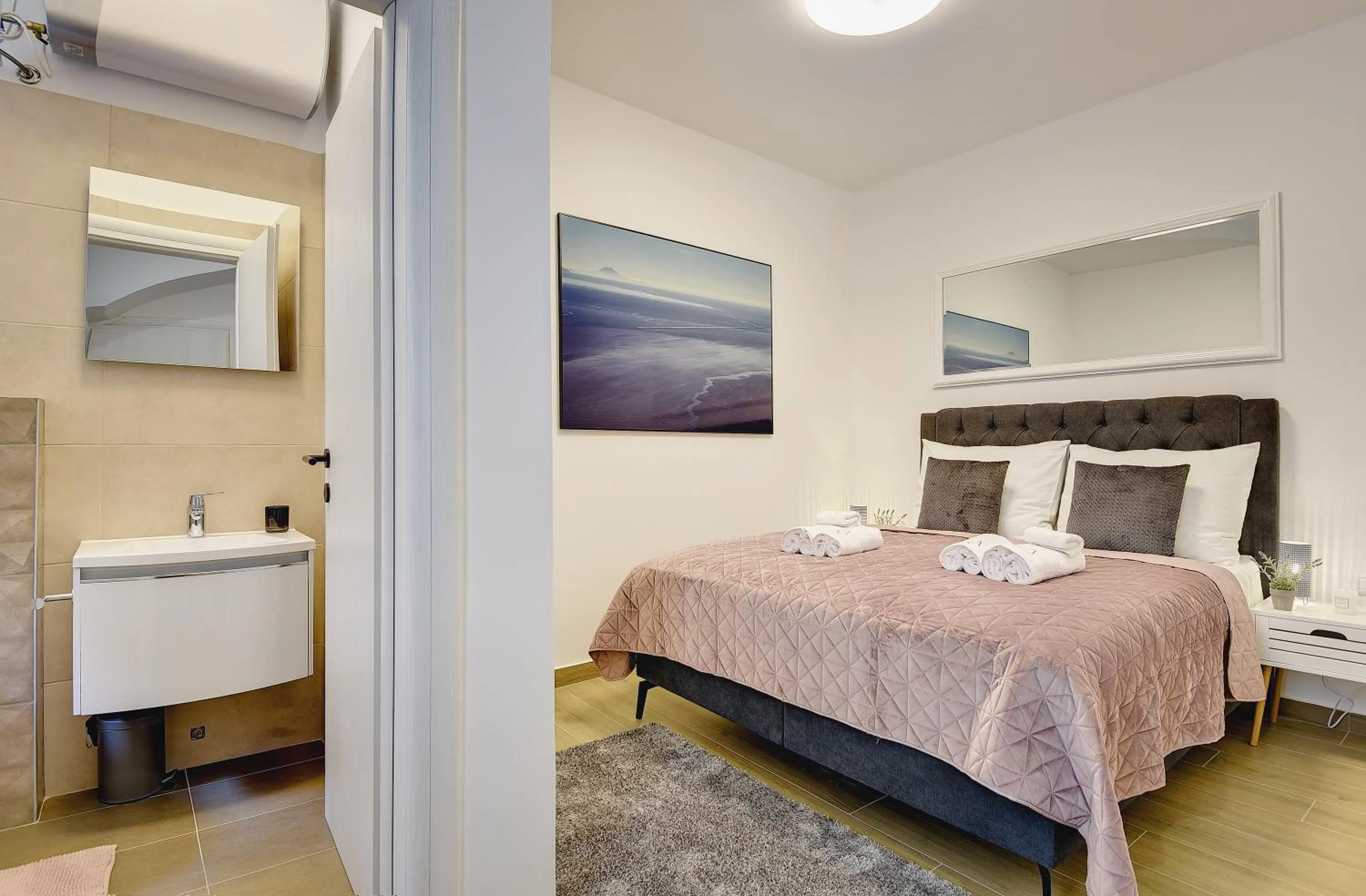 Bathroom, Bed in D&A Central Luxury Apartments with FREE Parking