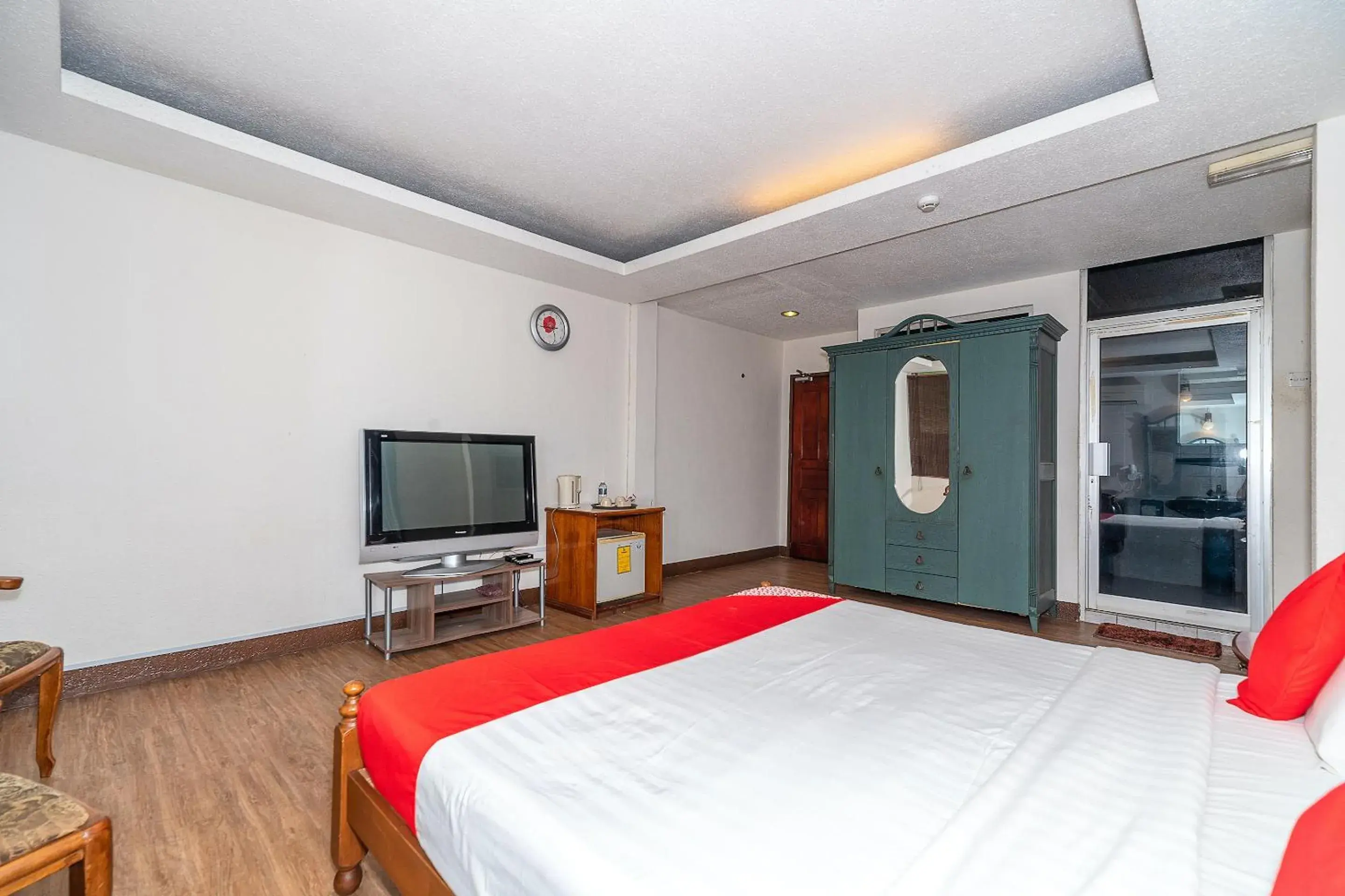 Bedroom in OYO 89864 Hotel Holiday Park