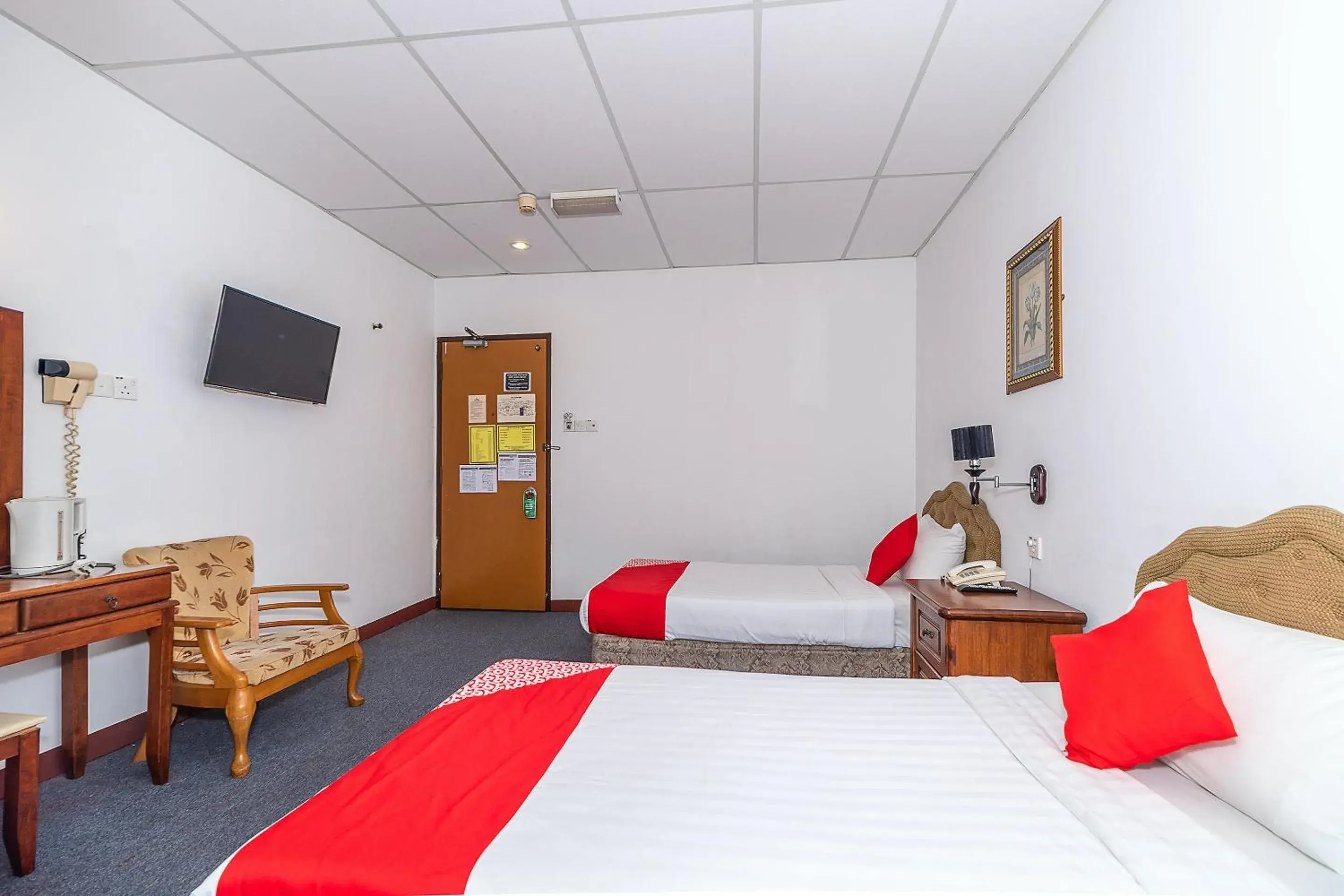 Bedroom in OYO 89864 Hotel Holiday Park