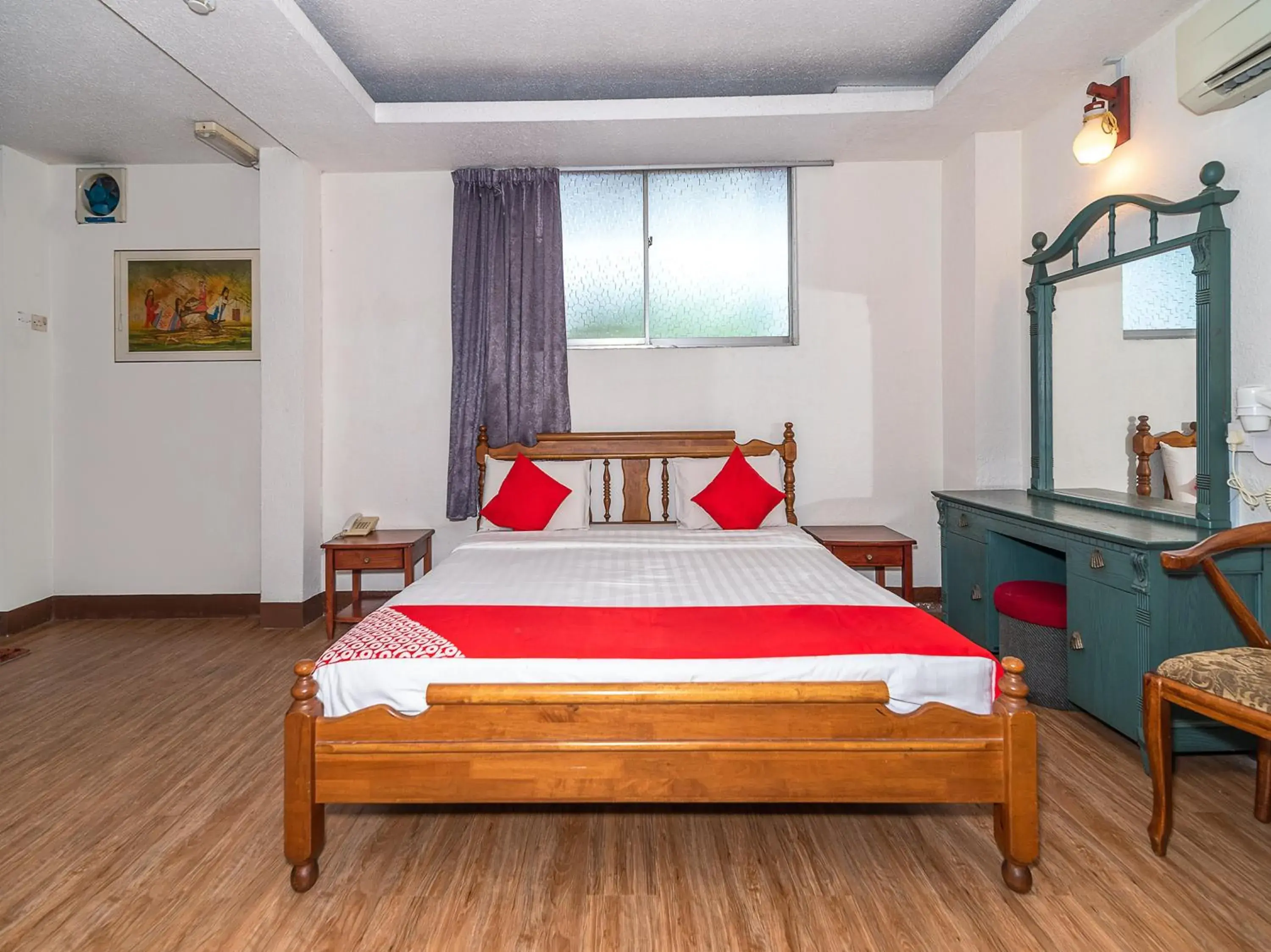 Bedroom in OYO 89864 Hotel Holiday Park