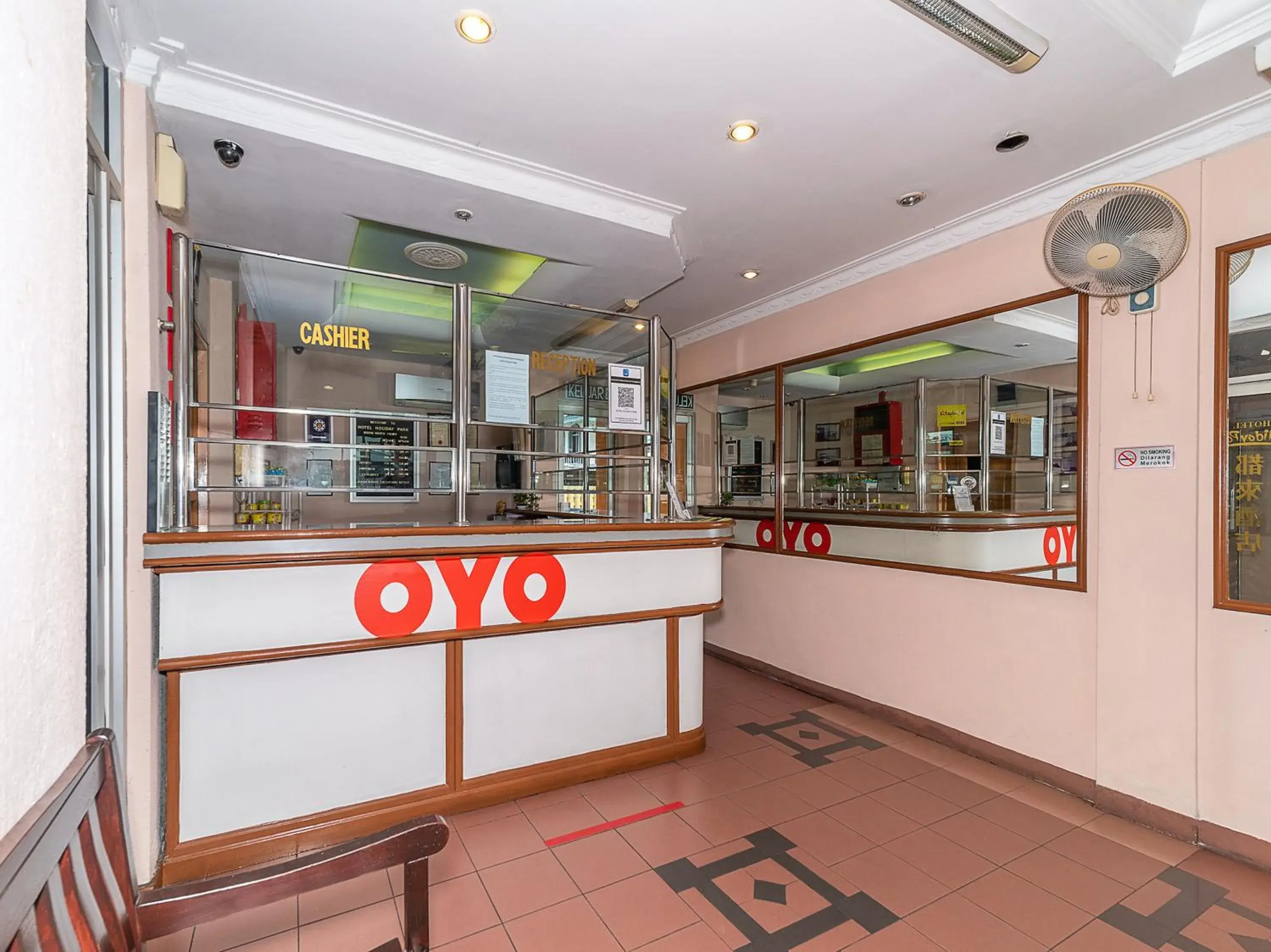 Lobby or reception in OYO 89864 Hotel Holiday Park