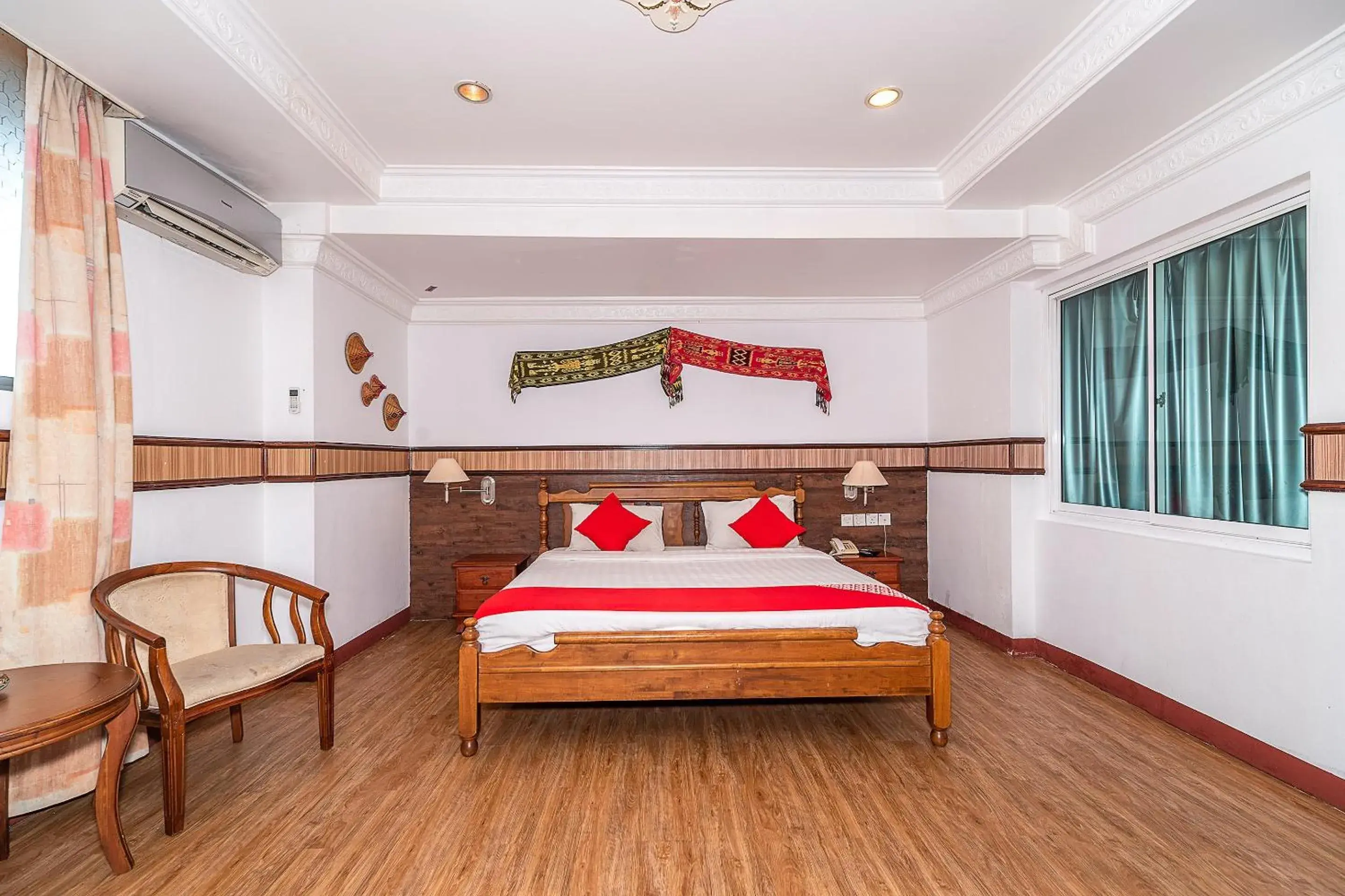 Bedroom in OYO 89864 Hotel Holiday Park