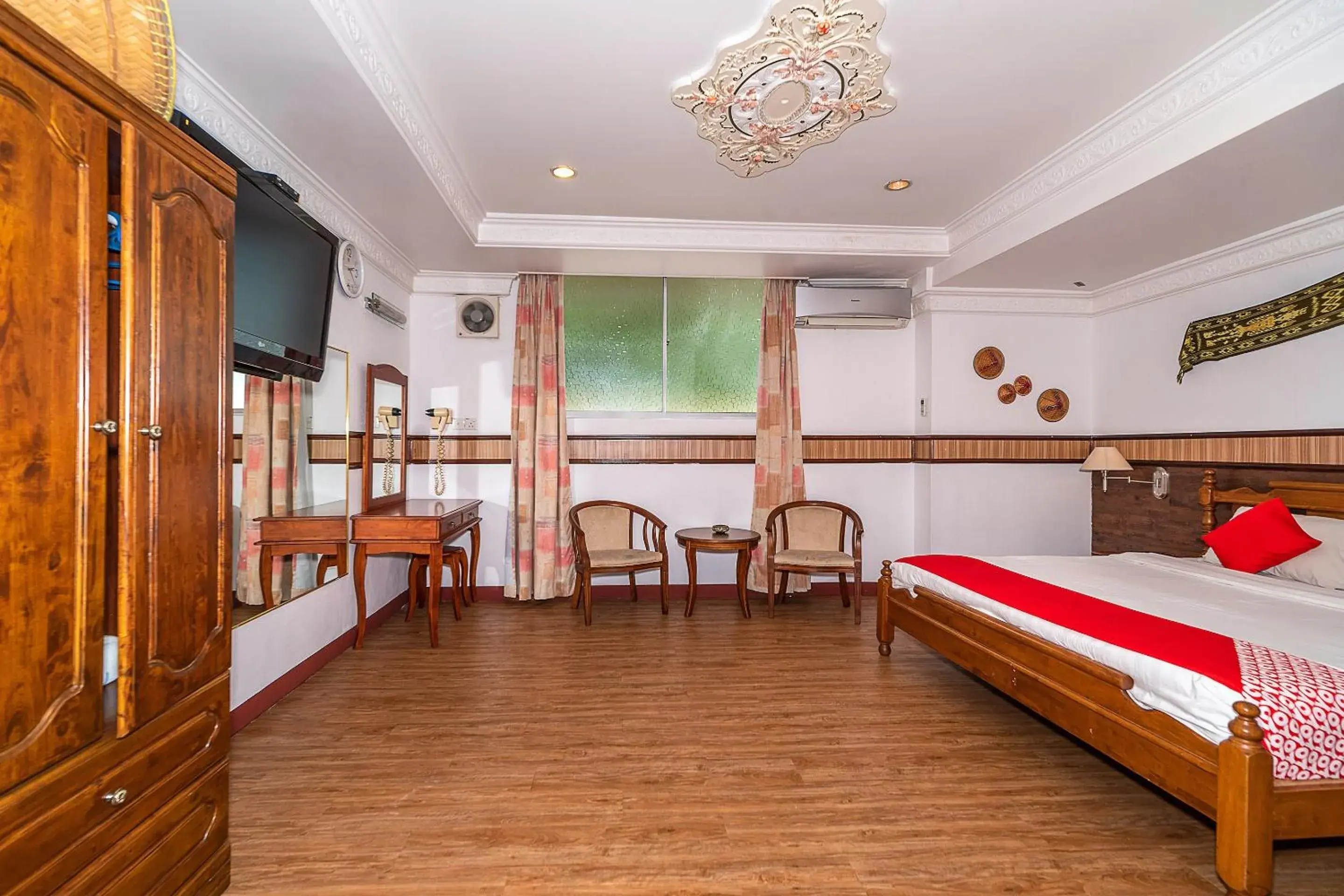 Bedroom in OYO 89864 Hotel Holiday Park