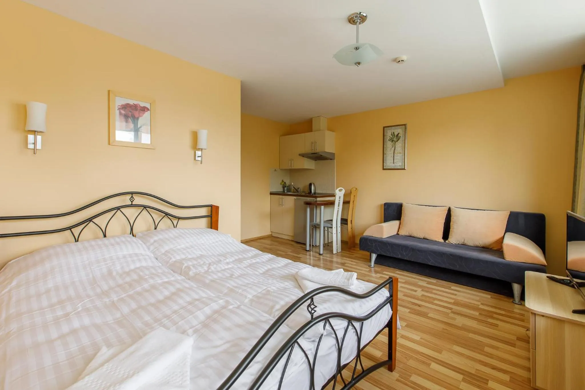 Photo of the whole room, Bed in Viešbutis Prie Fontano