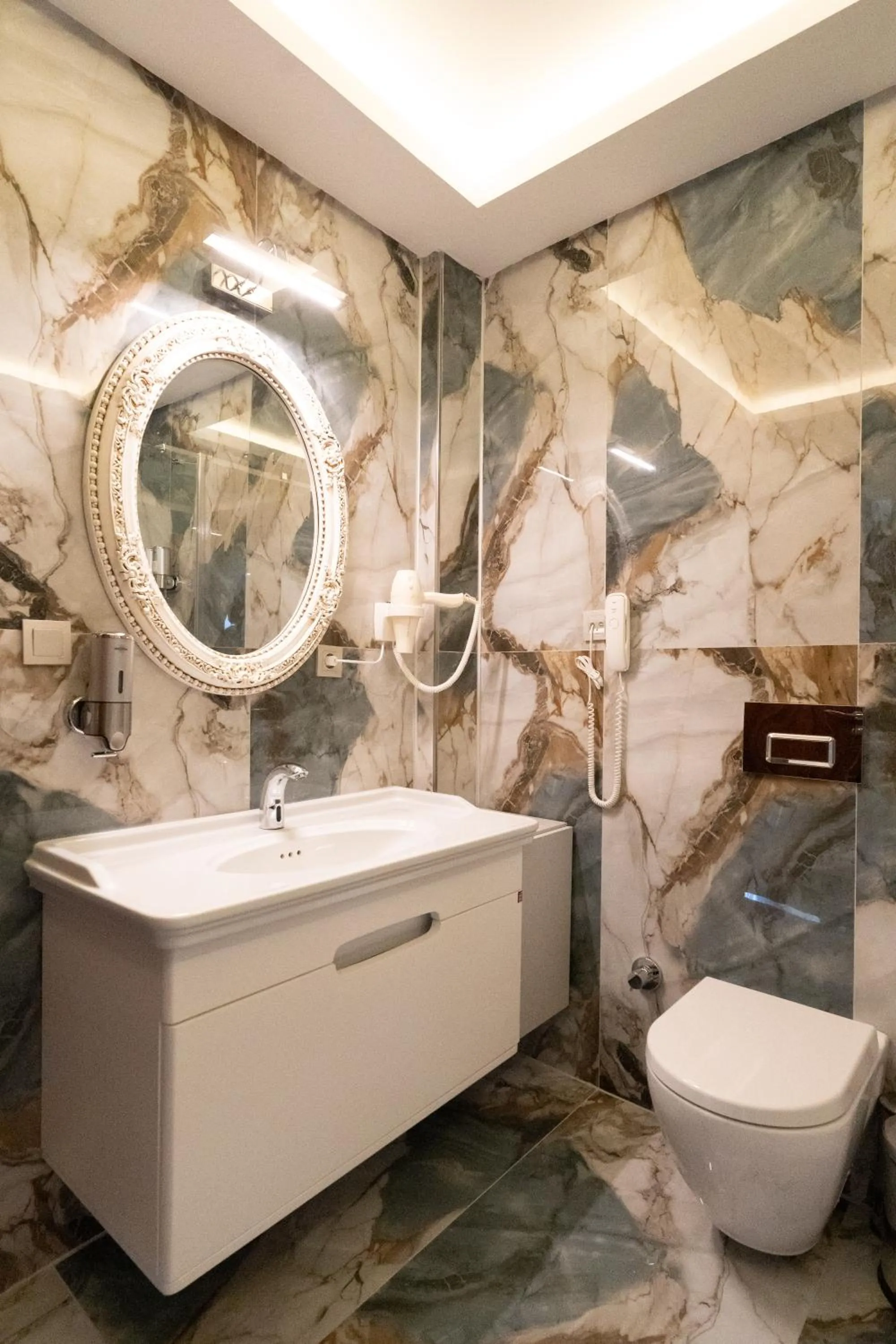 Shower in Motali Life Hotel