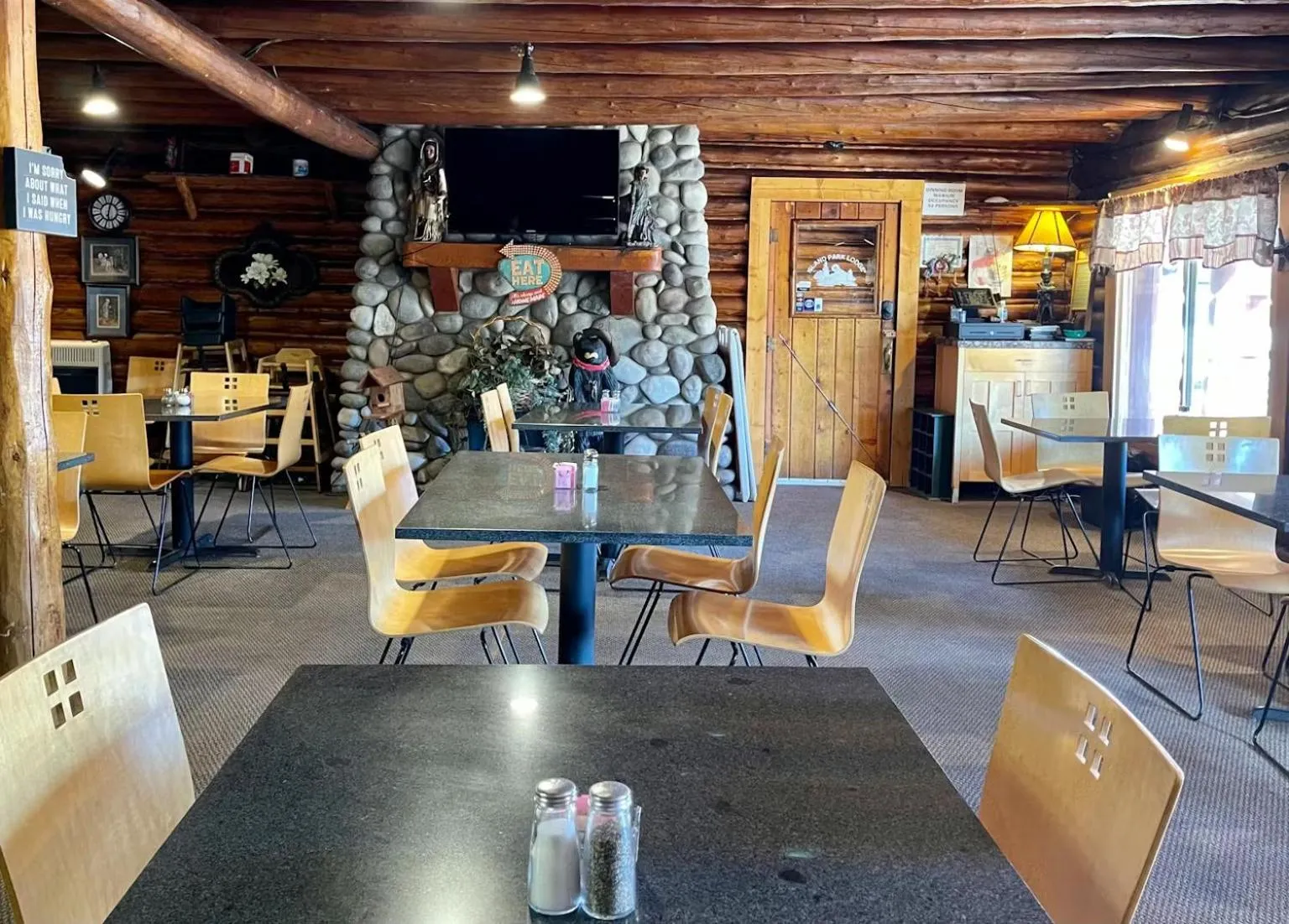 Restaurant/places to eat in Island Park Lodge