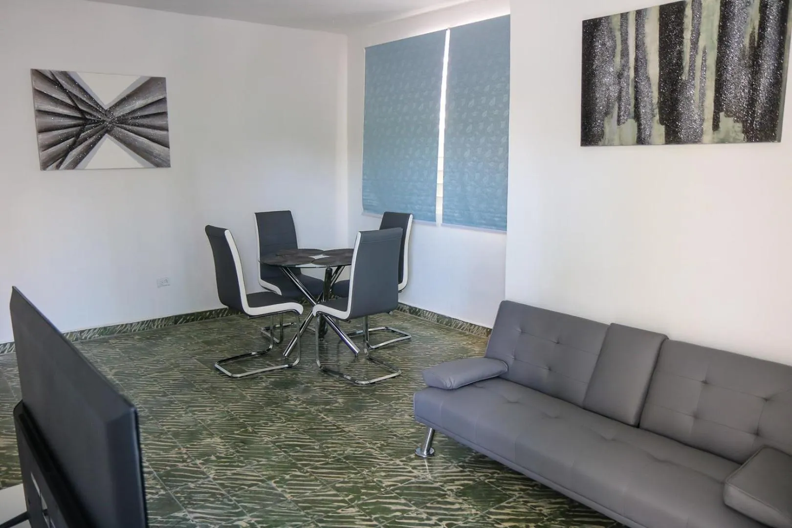 Living room in Mavs Boutique At Ponce