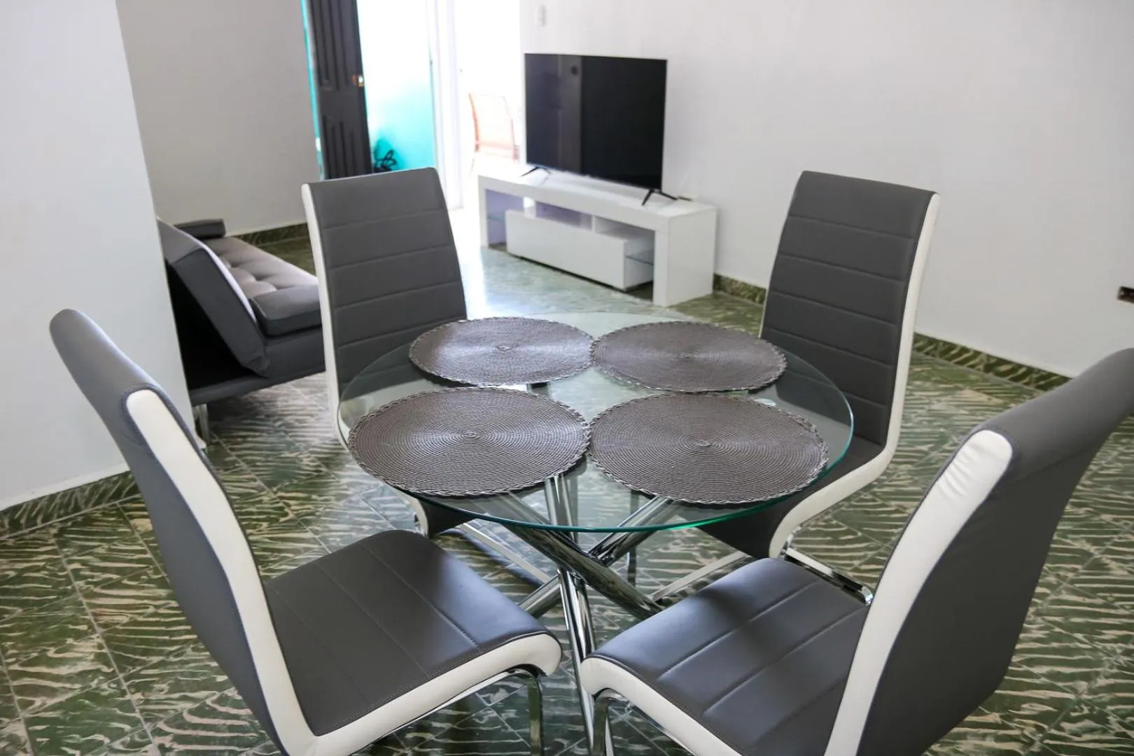 Dining area in Mavs Boutique At Ponce