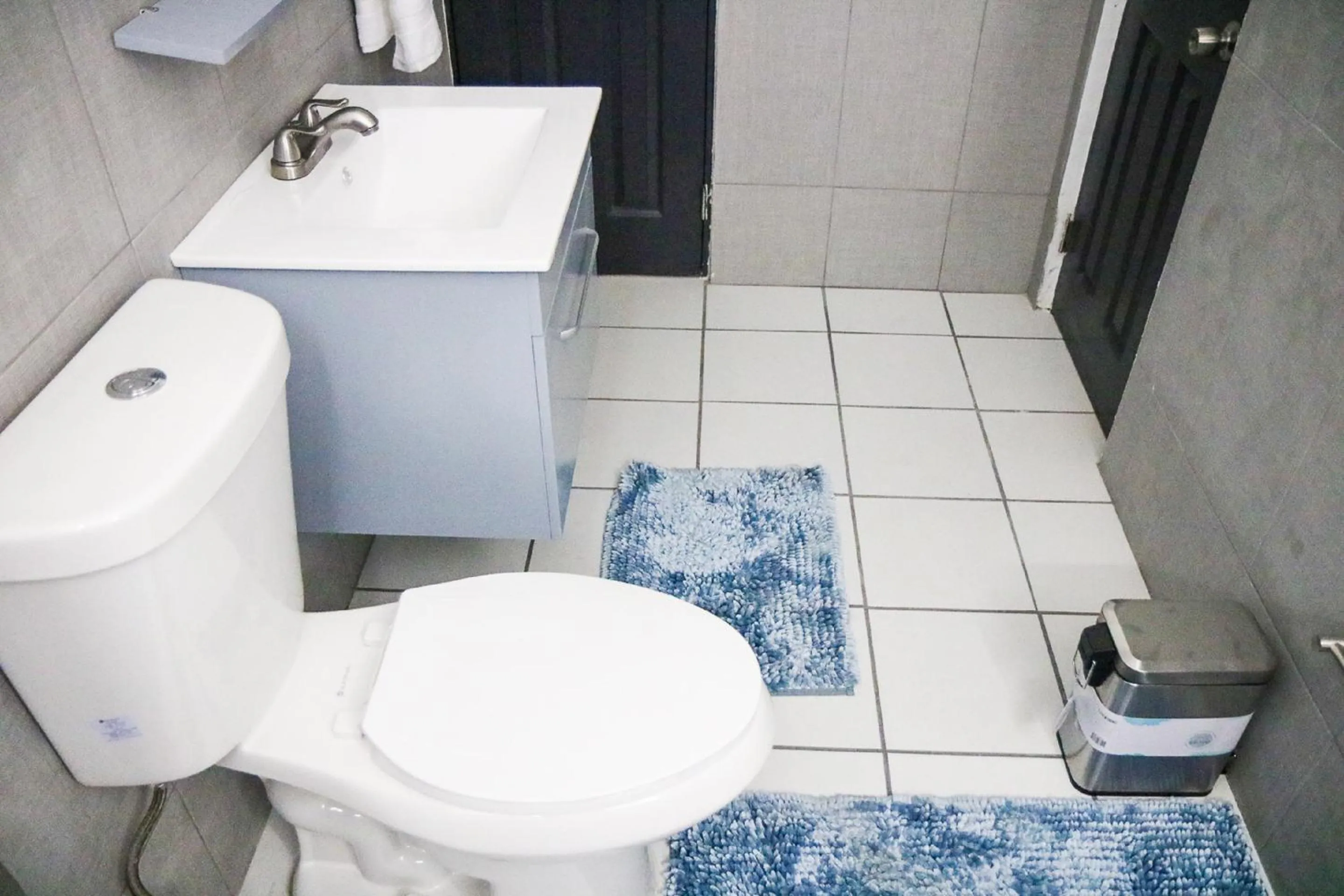 Bathroom in Mavs Boutique At Ponce