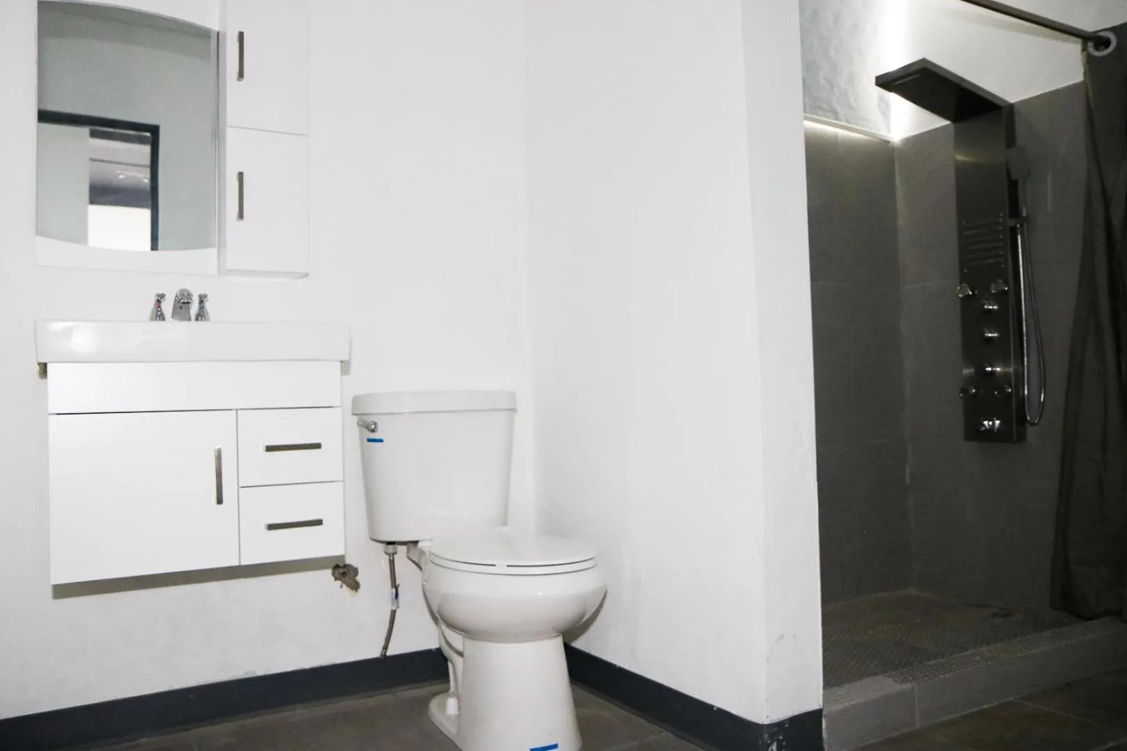 Bathroom in Mavs Boutique At Ponce