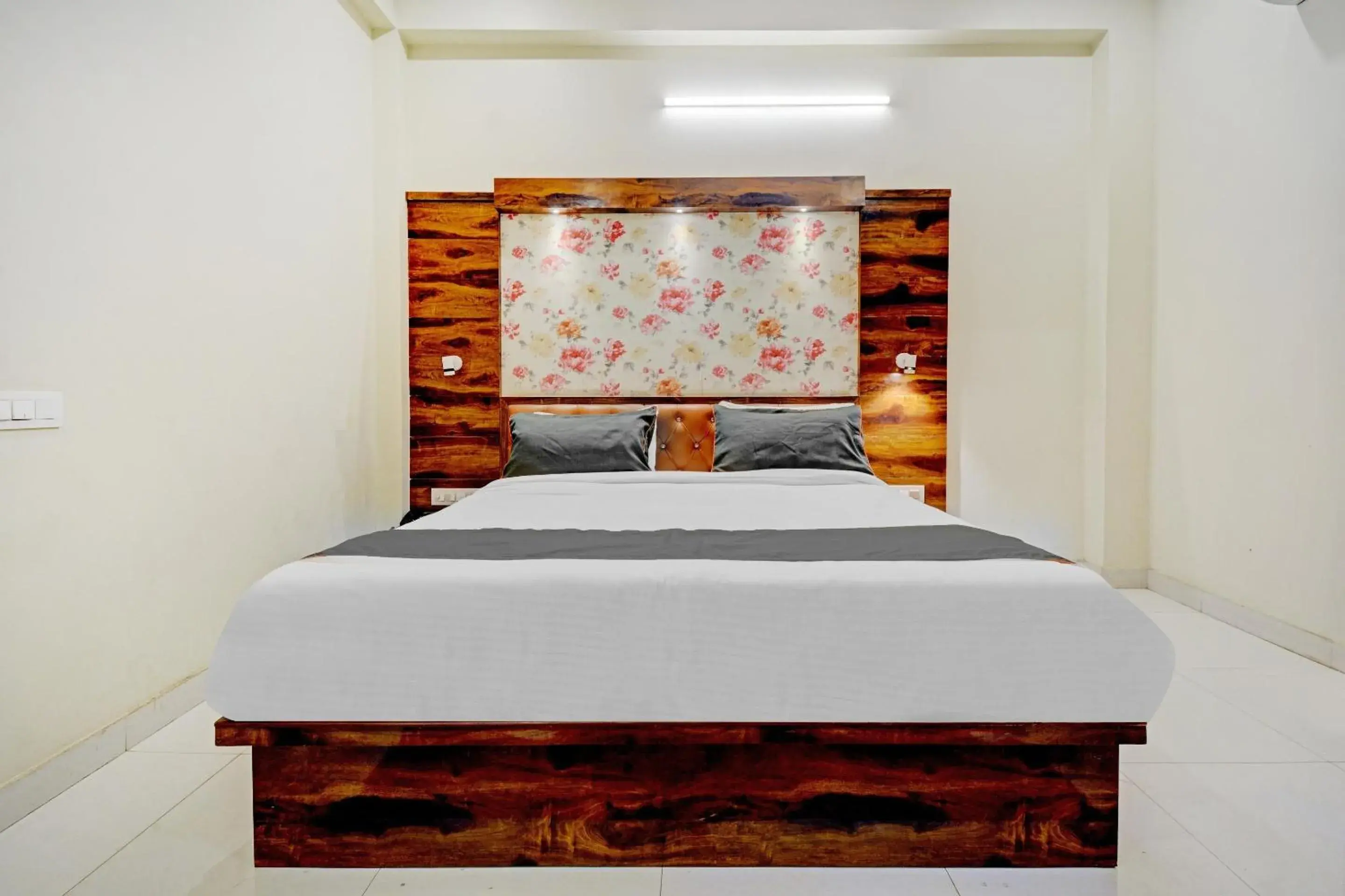 Bedroom, Bed in Super Collection O Tejesvi Bedroom, Bed in Super Collection O Tejesvi