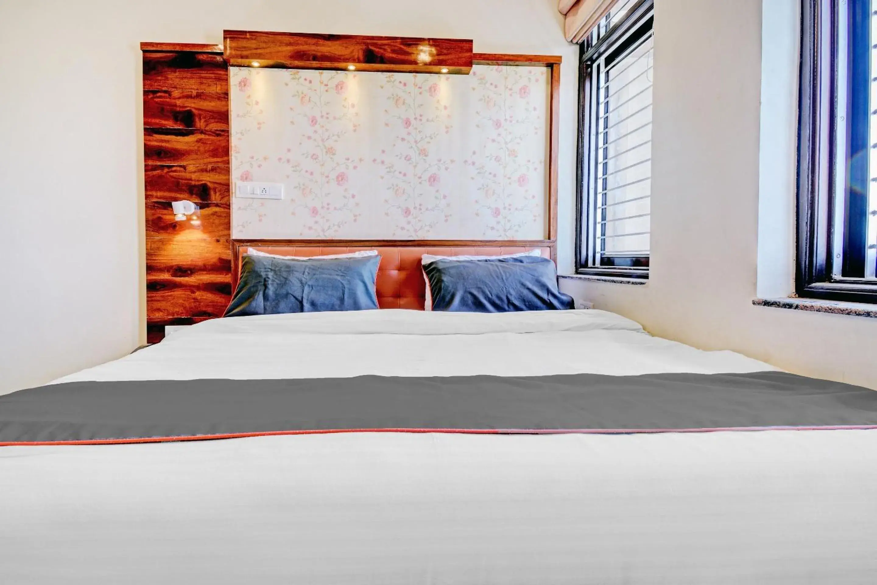 Bedroom, Bed in Super Collection O Tejesvi Bedroom, Bed in Super Collection O Tejesvi