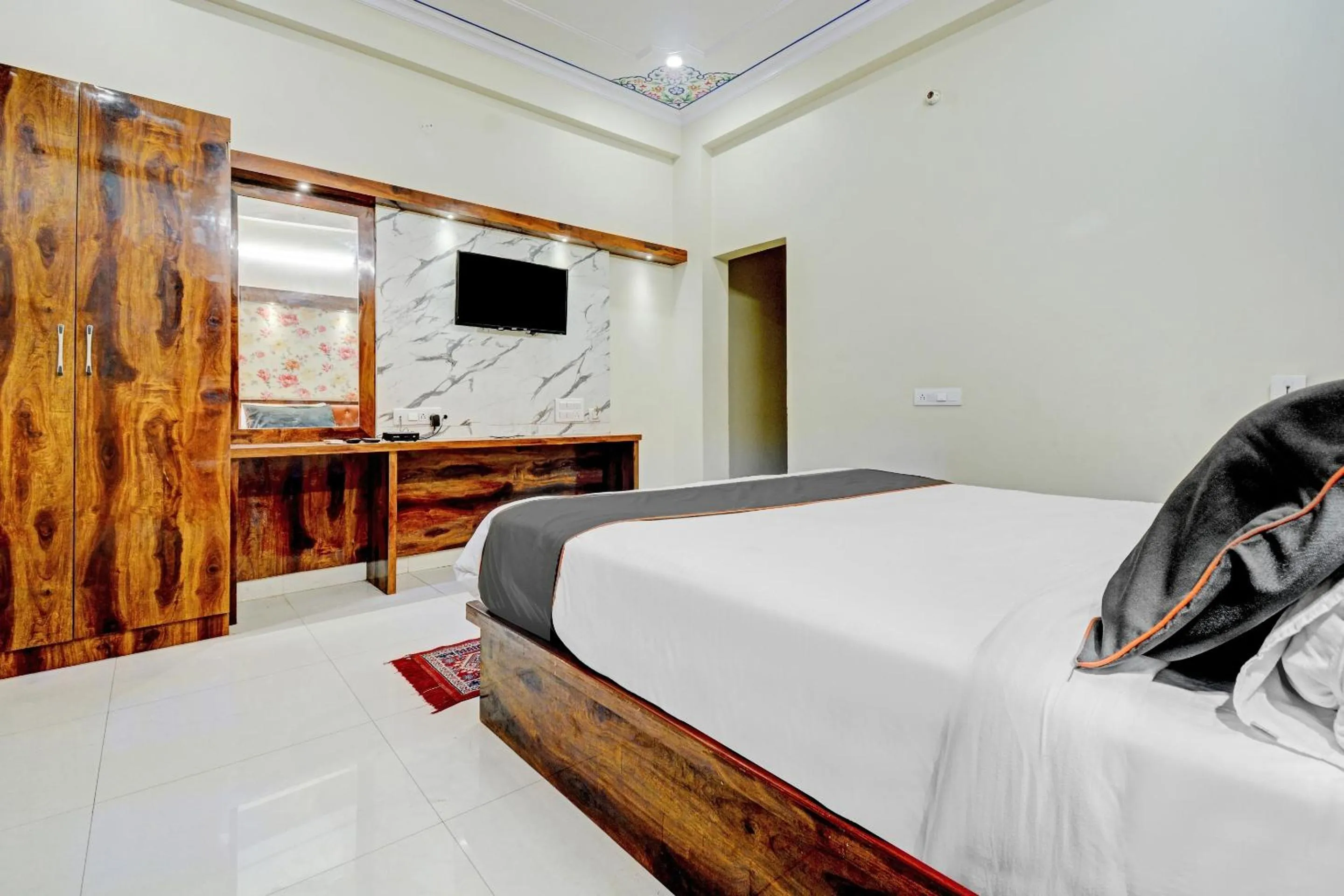 Bedroom, Bed in Super Collection O Tejesvi