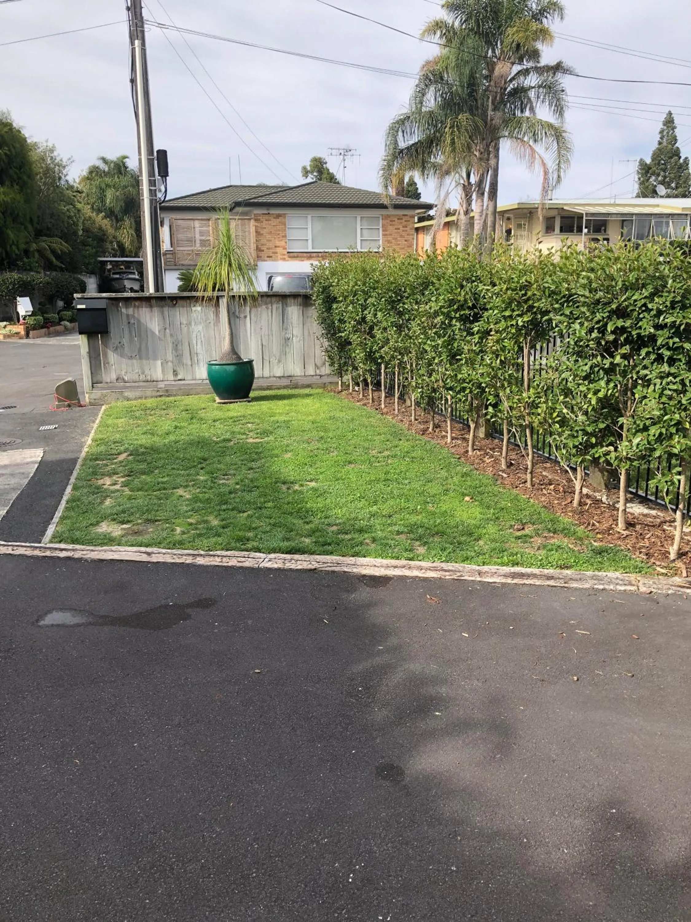 Parking in Modern spacious Chartwell