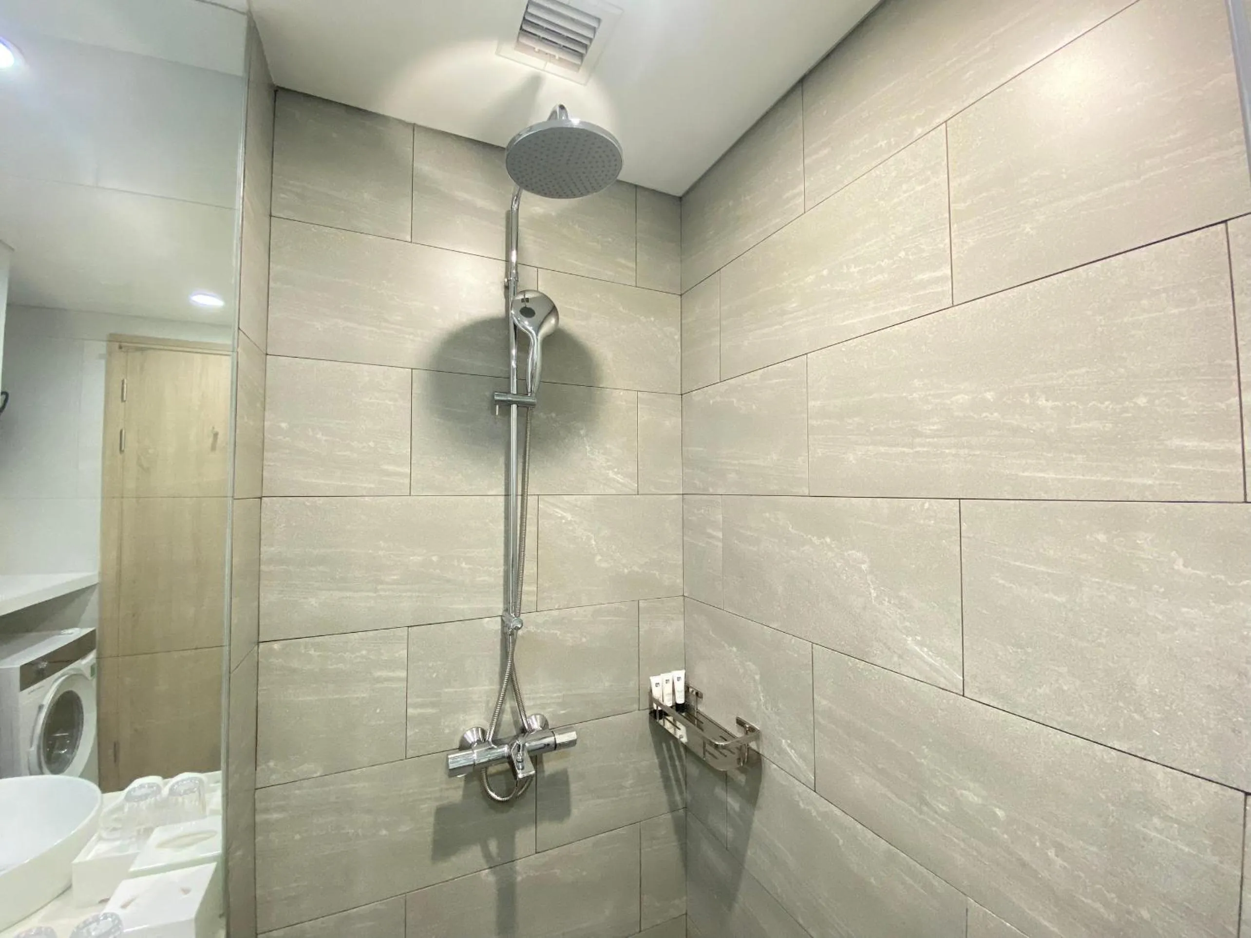 Bathroom in Roygent Parks Hai Phong