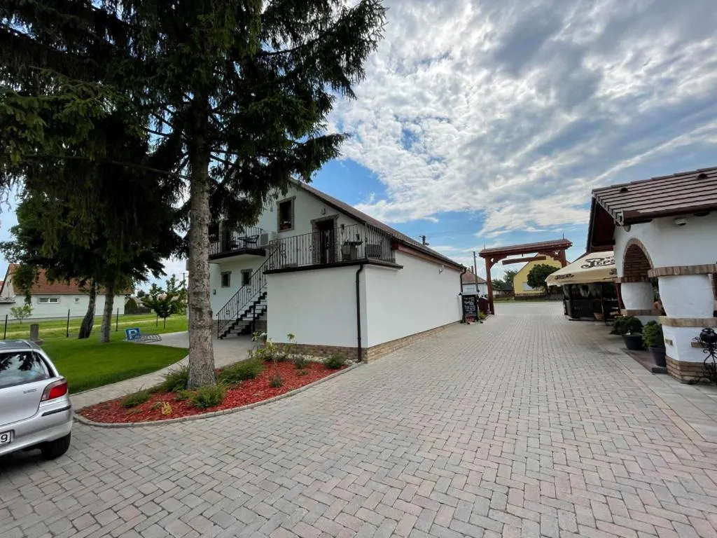 Property building in Kukorica Csárda Apartman
