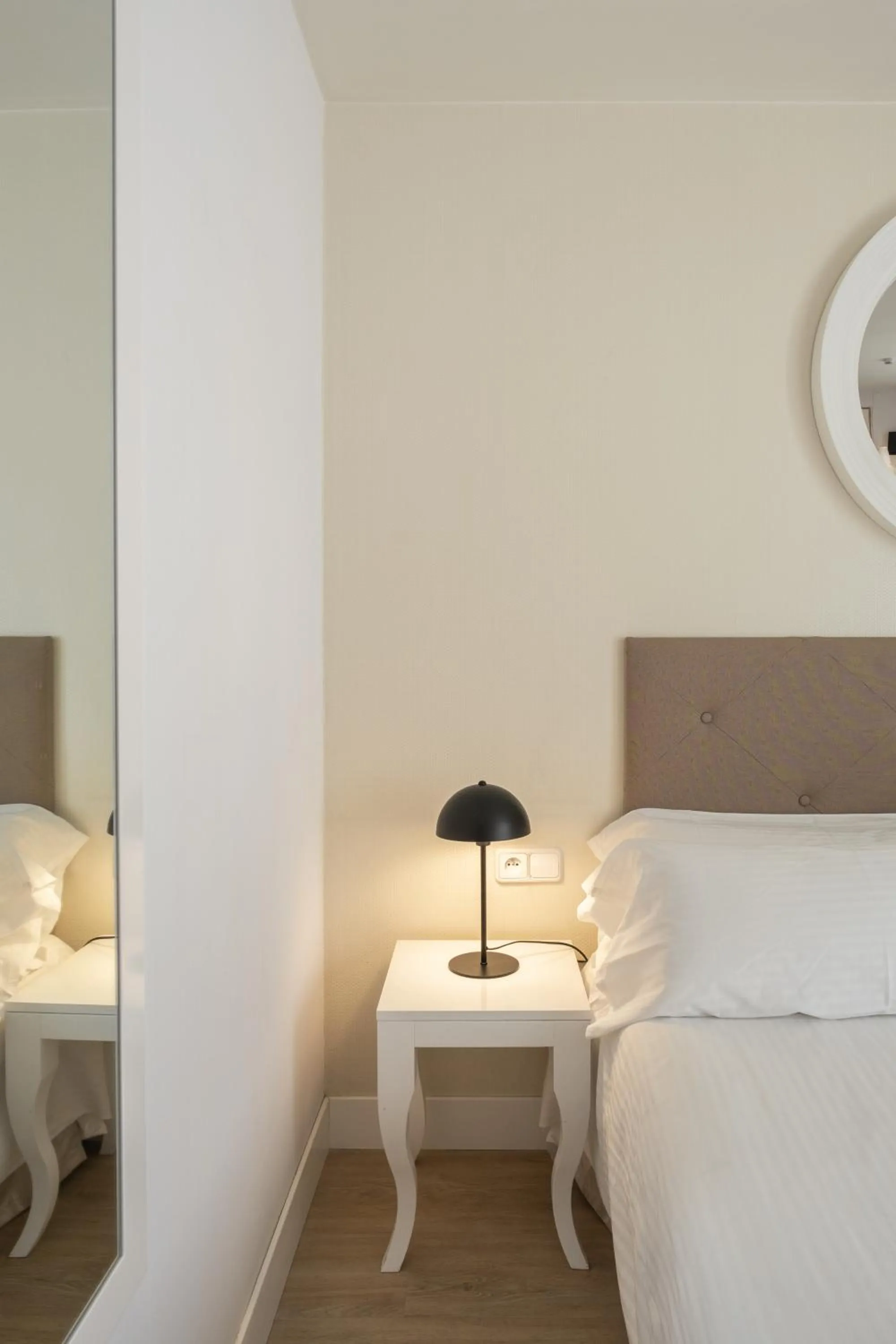 Bed in LATROUPE Grand Place