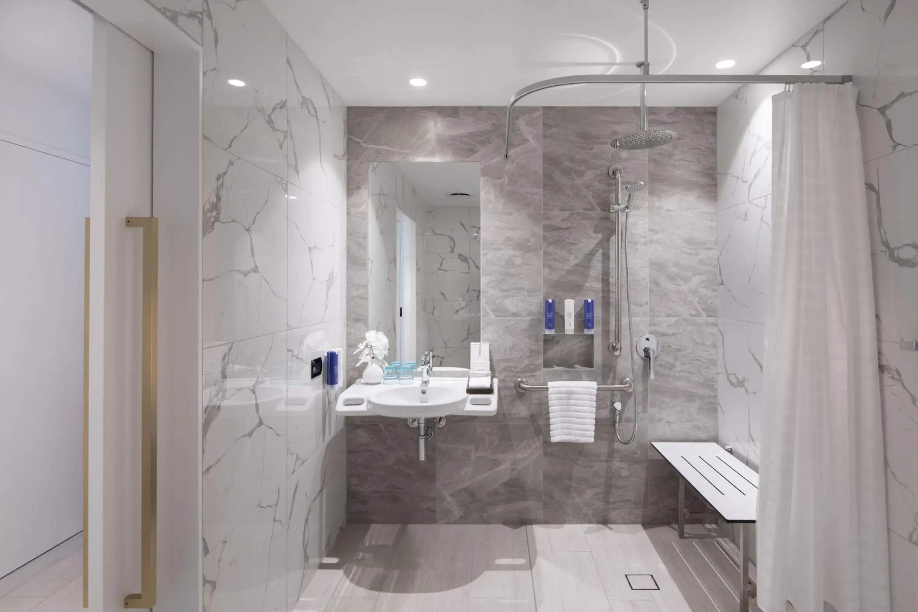 Standard King Accessible in Dorsett Gold Coast Standard King Accessible in Dorsett Gold Coast