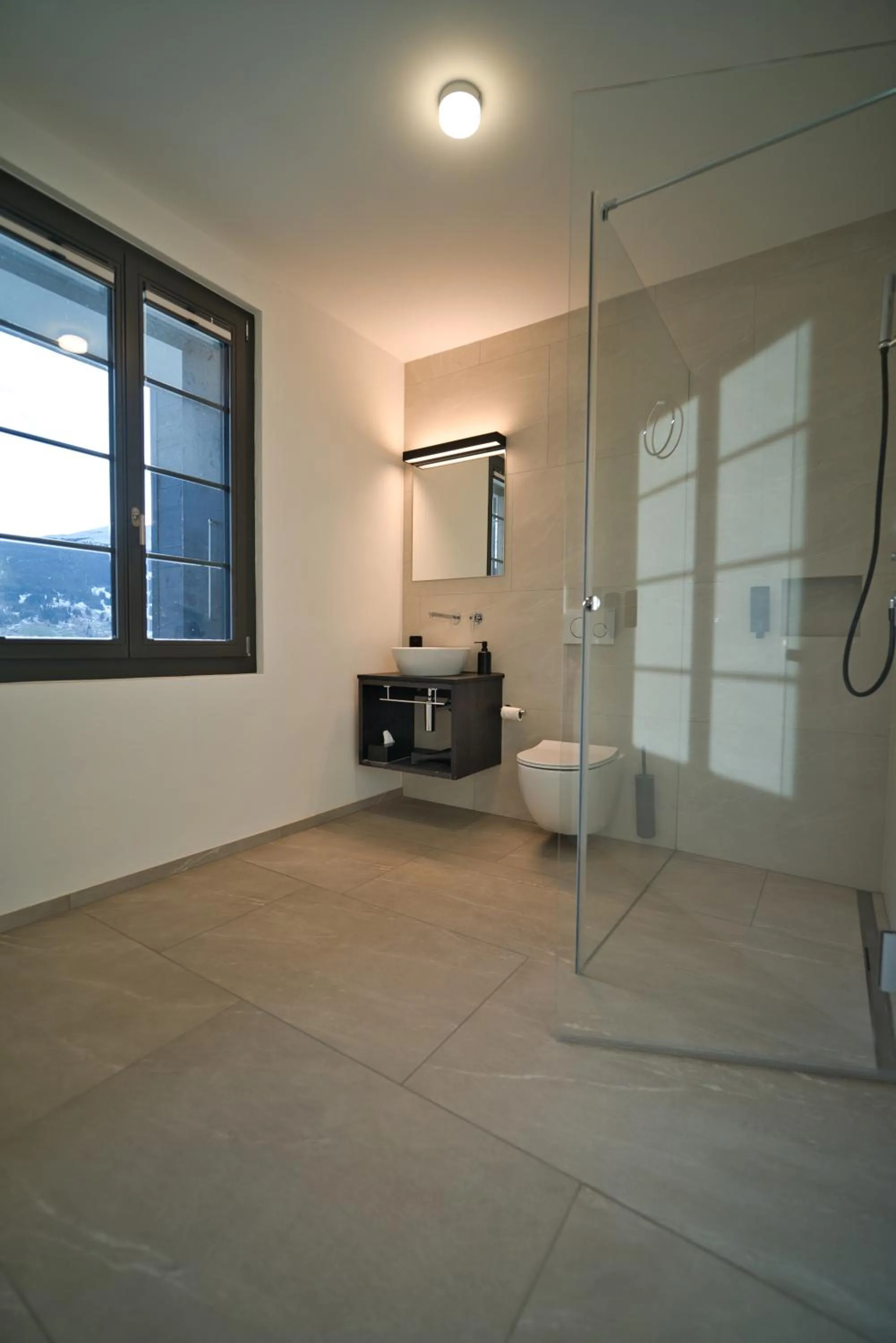 Shower in Eiger View Alpine Lodge