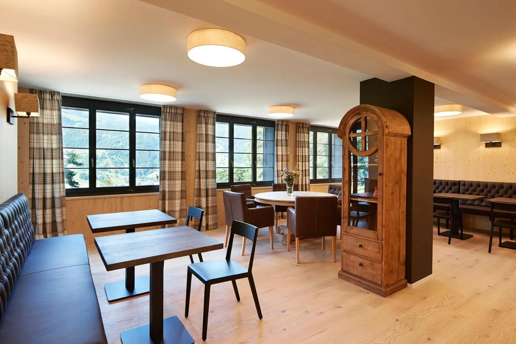 Restaurant/places to eat in Eiger View Alpine Lodge