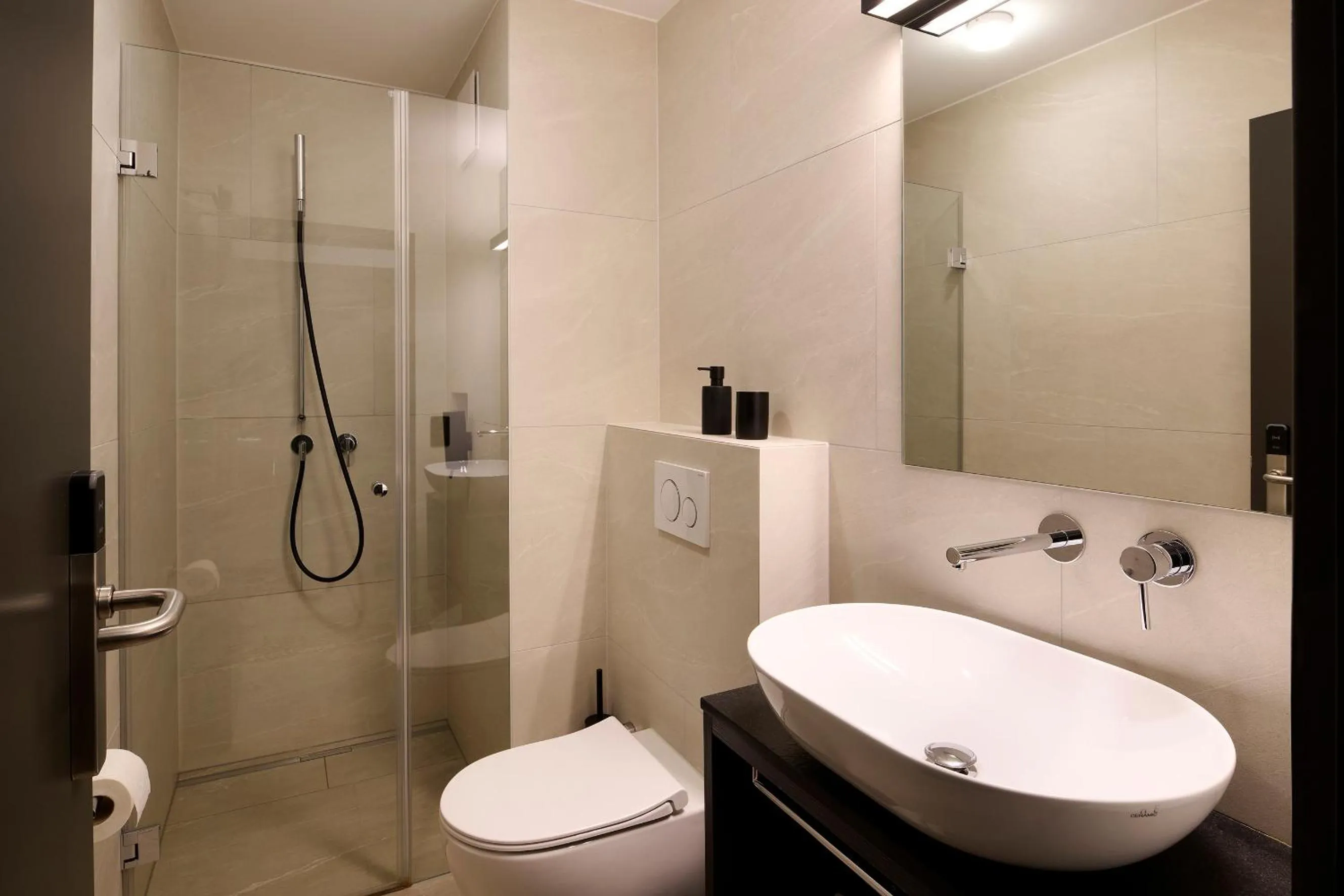 Shower in Eiger View Alpine Lodge