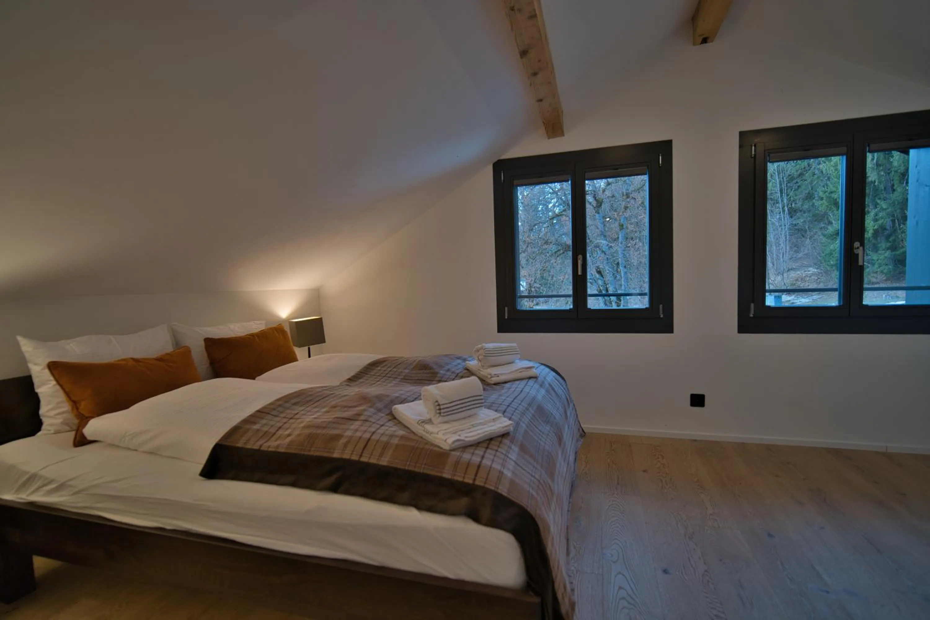 Bed in Eiger View Alpine Lodge