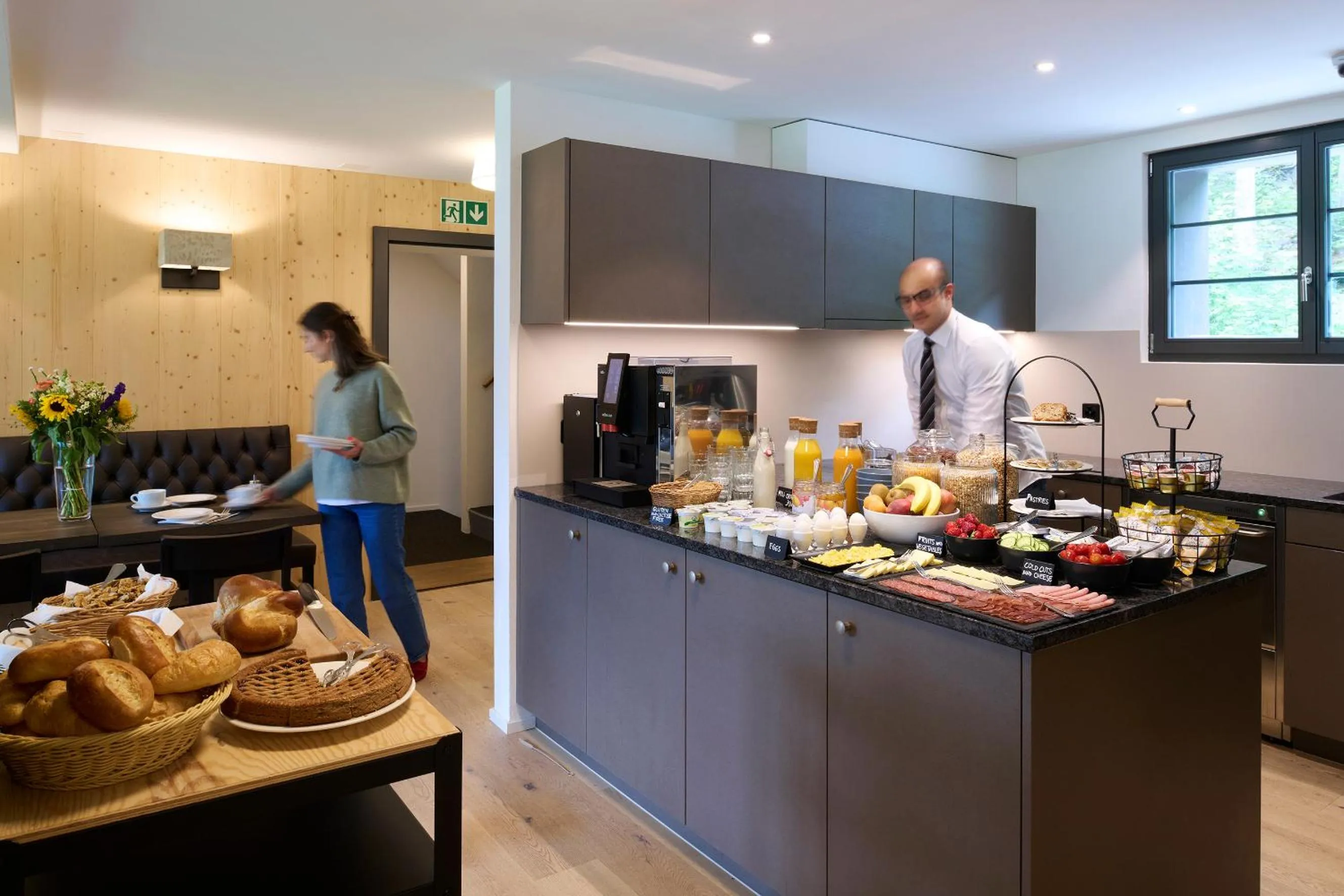 Breakfast in Eiger View Alpine Lodge