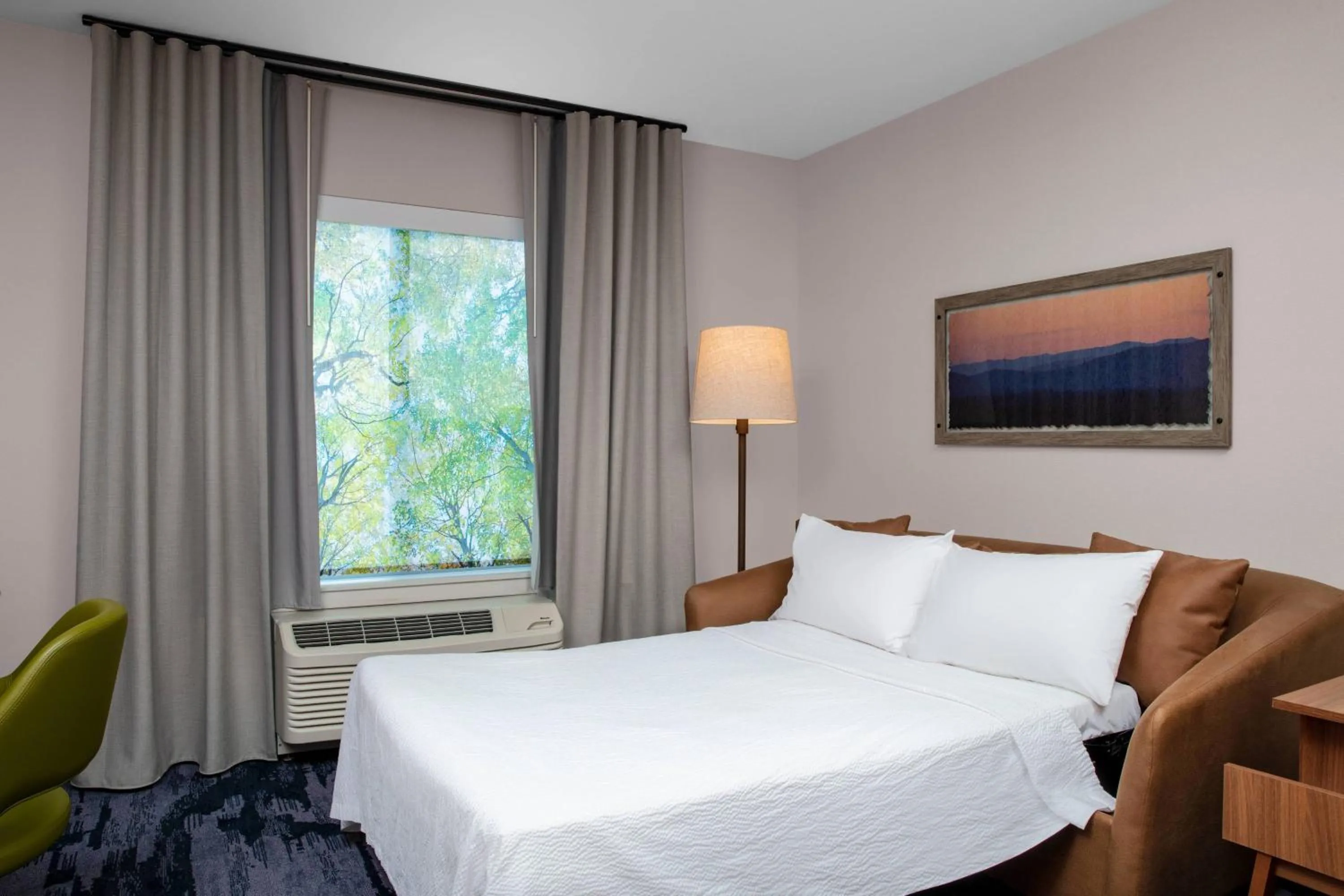 Photo of the whole room, Bed in Fairfield by Marriott Inn & Suites Lebanon Near Expo Center