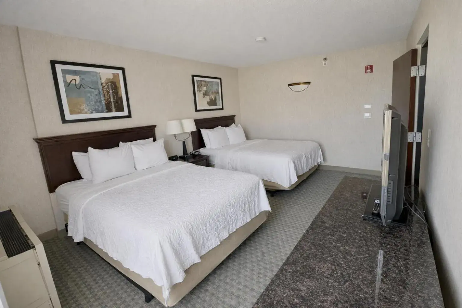 Deluxe Queen Suite in Hotel Lotus Kansas City Stadium Deluxe Queen Suite in Hotel Lotus Kansas City Stadium