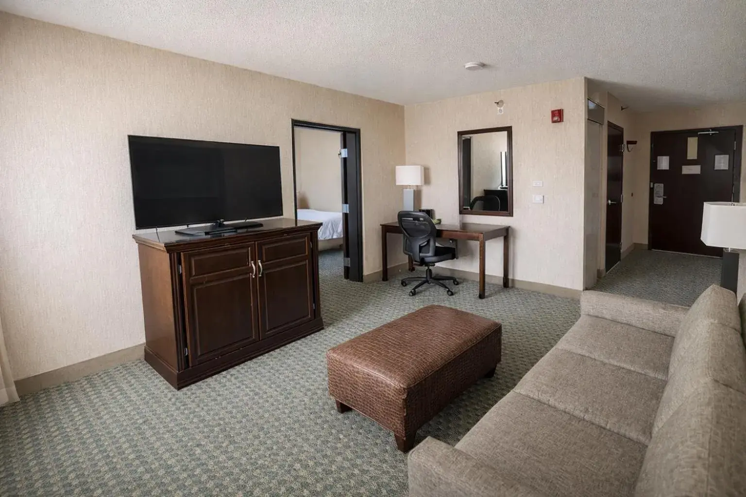 Superior Deluxe Double or Twin Room in Hotel Lotus Kansas City Stadium Superior Deluxe Double or Twin Room in Hotel Lotus Kansas City Stadium