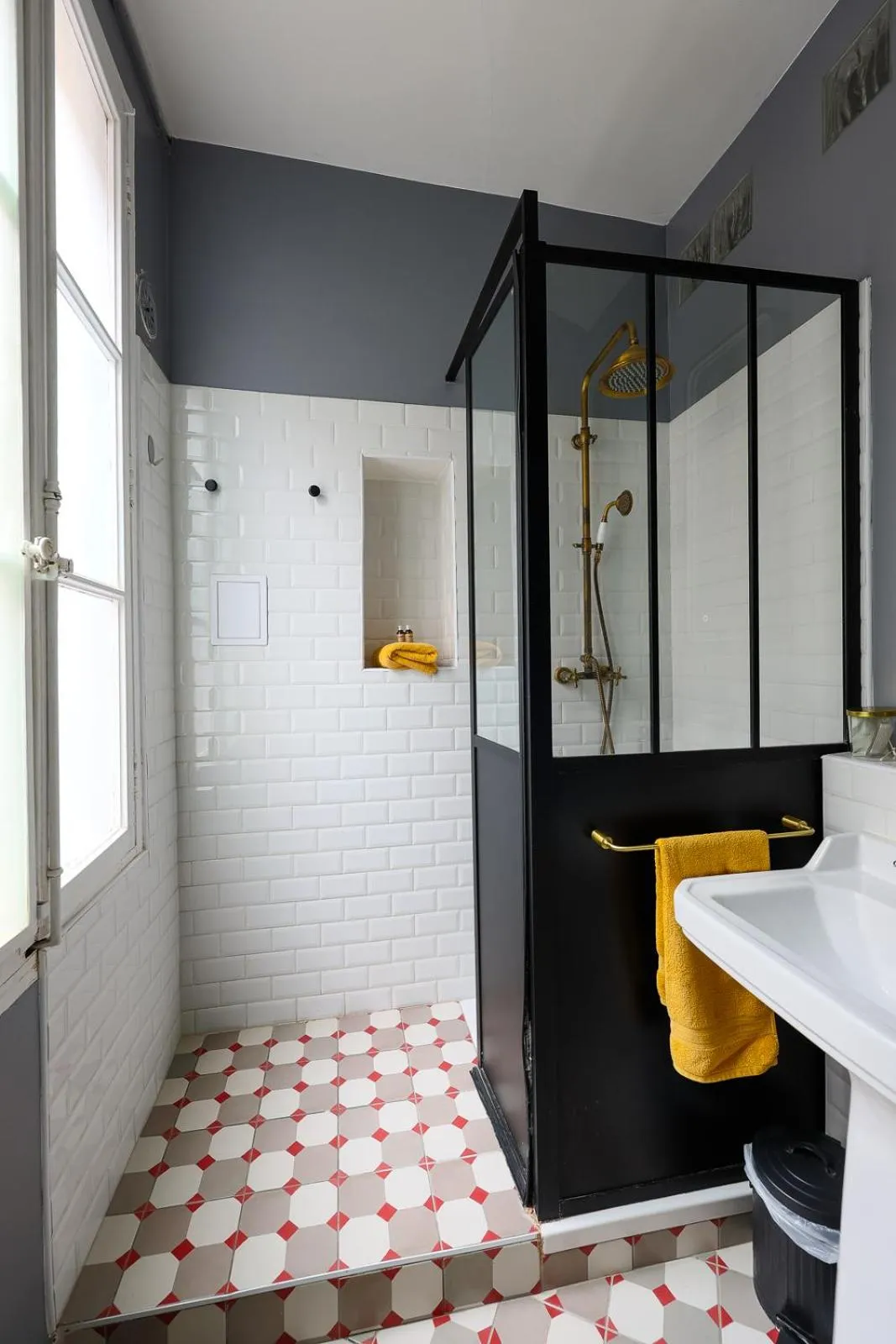 Bathroom, Bed in Casa Roma Montpellier Bed&Breakfast chambres d hôte