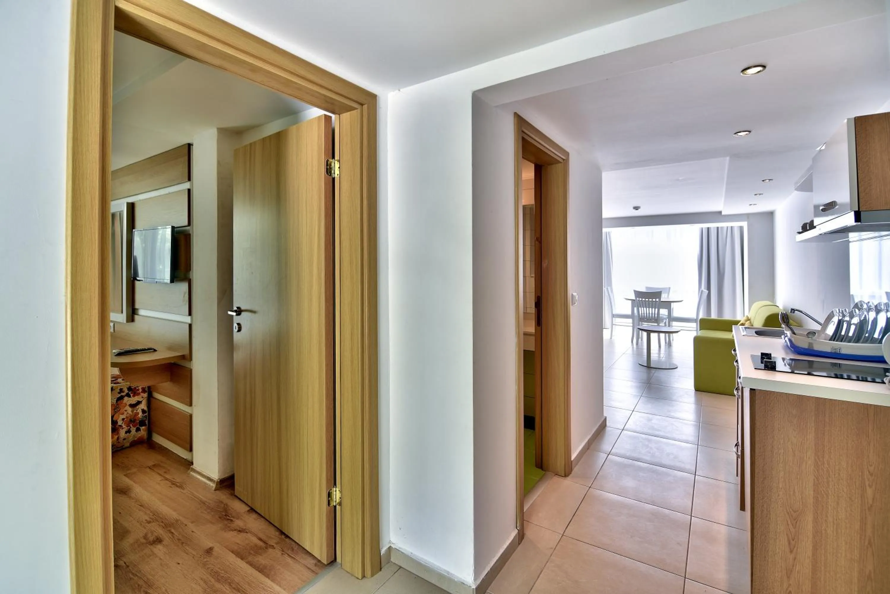 Photo of the whole room in Hotel Forest Beach