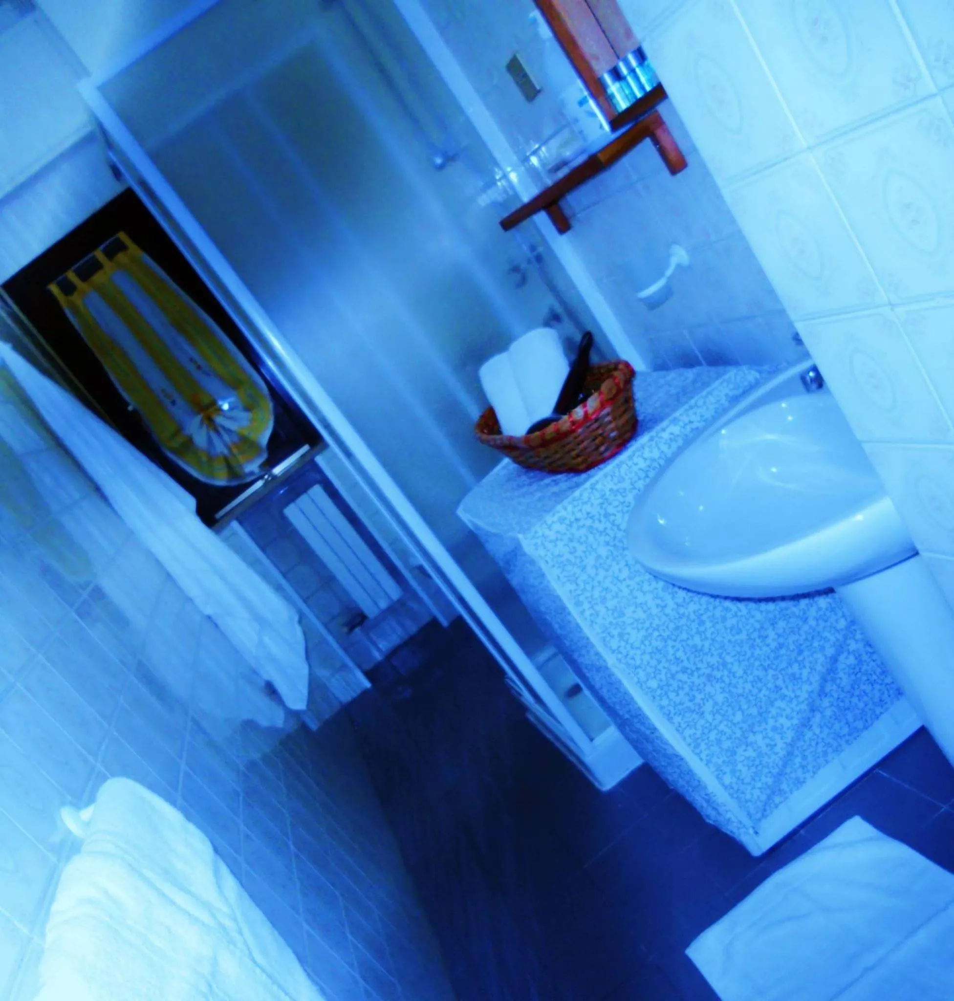 Shower in Al Chiaro Di Luna