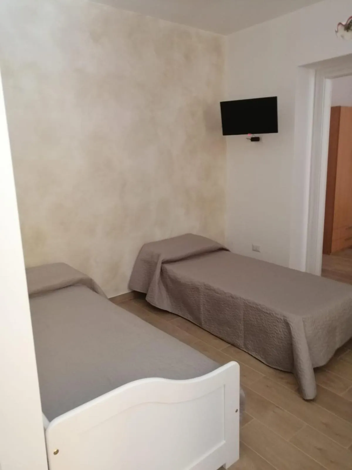 Communal lounge/ TV room, Bed in B&B ANDEMAR Rooms