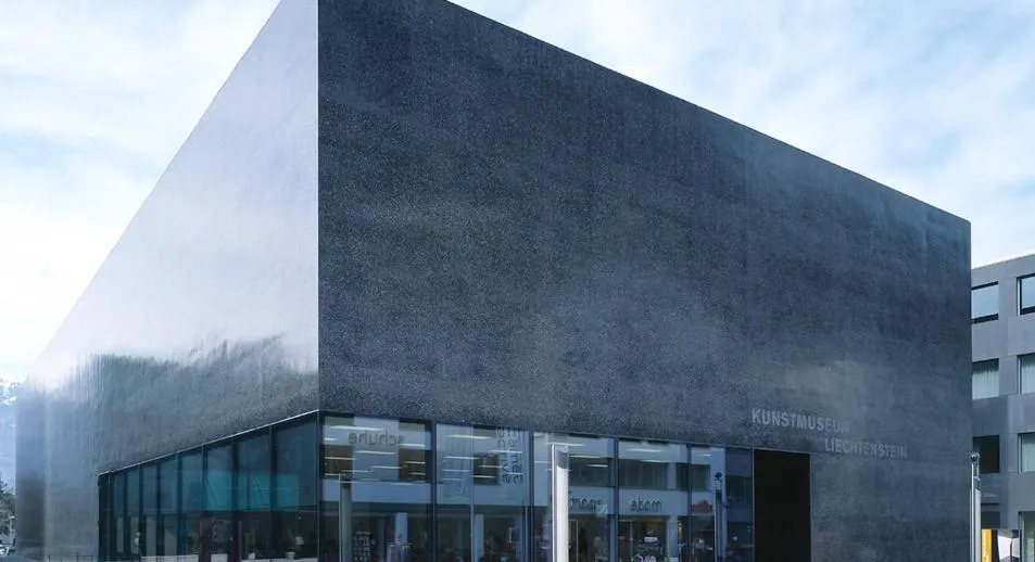 Facade/entrance in b-smart motel Sevelen