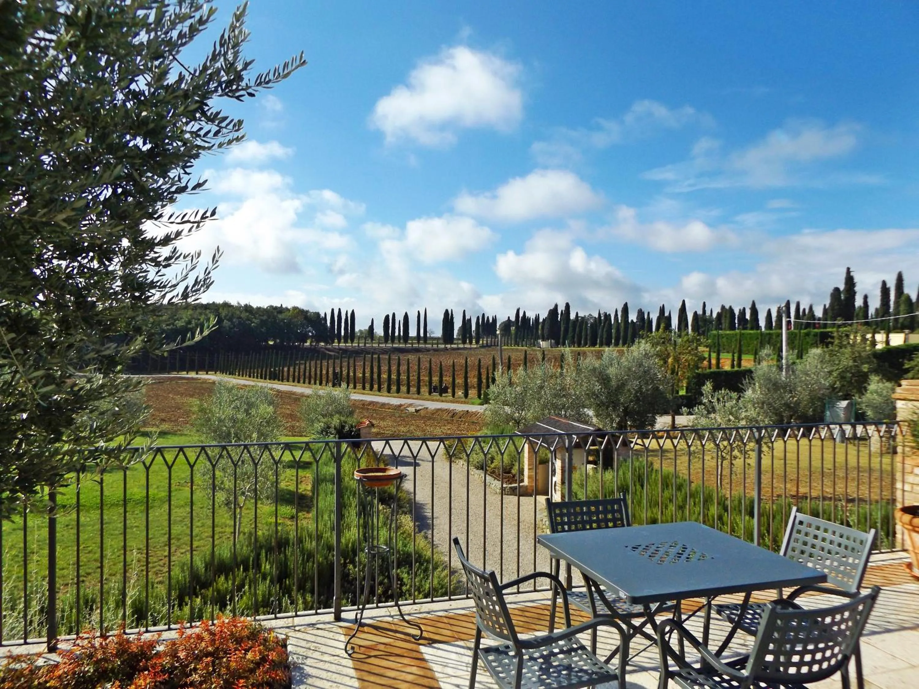 Swimming pool in Casa Vacanze La Fiorita