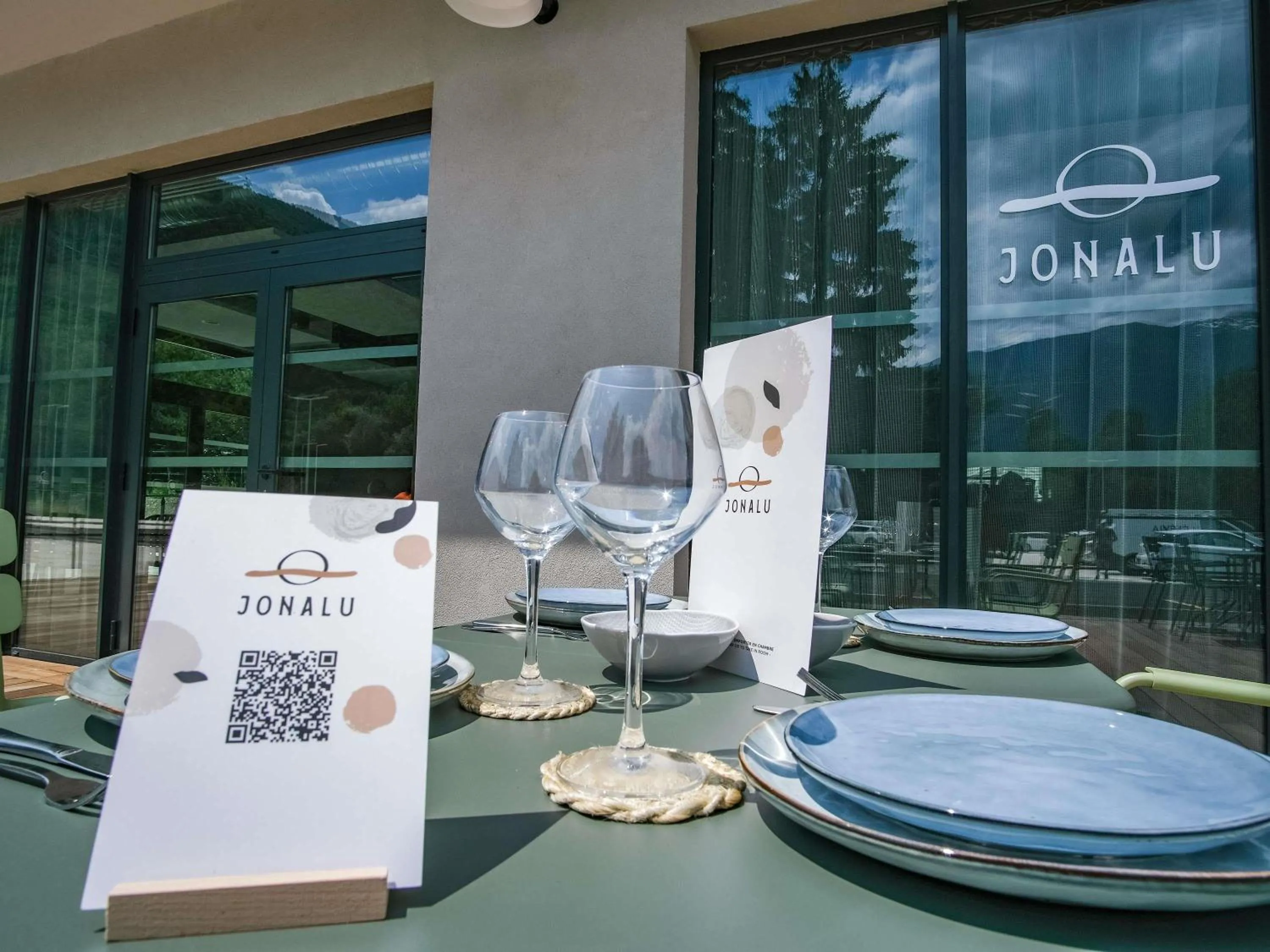 Restaurant/places to eat in ibis Styles Albertville