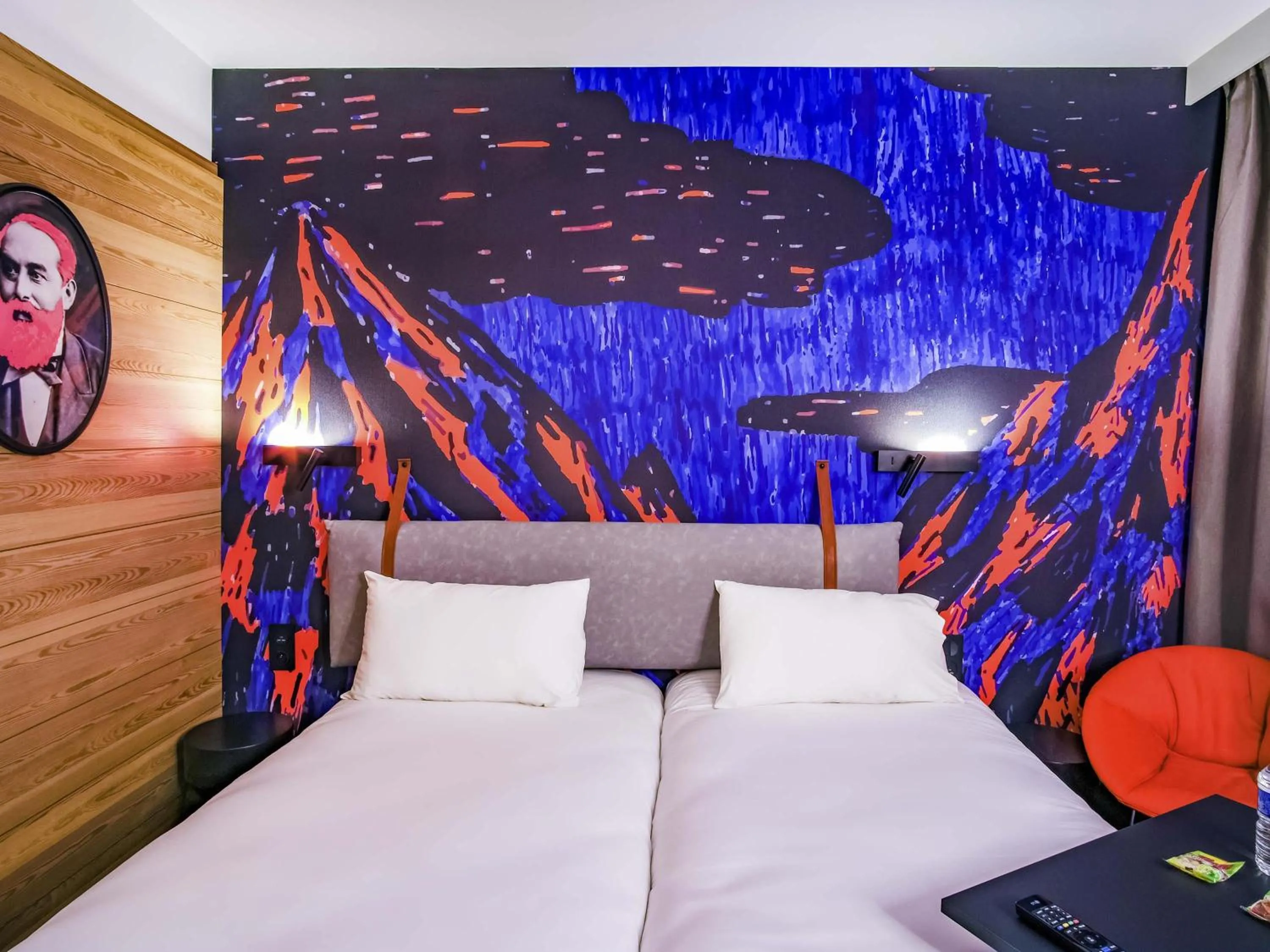Bedroom, Bed in ibis Styles Albertville