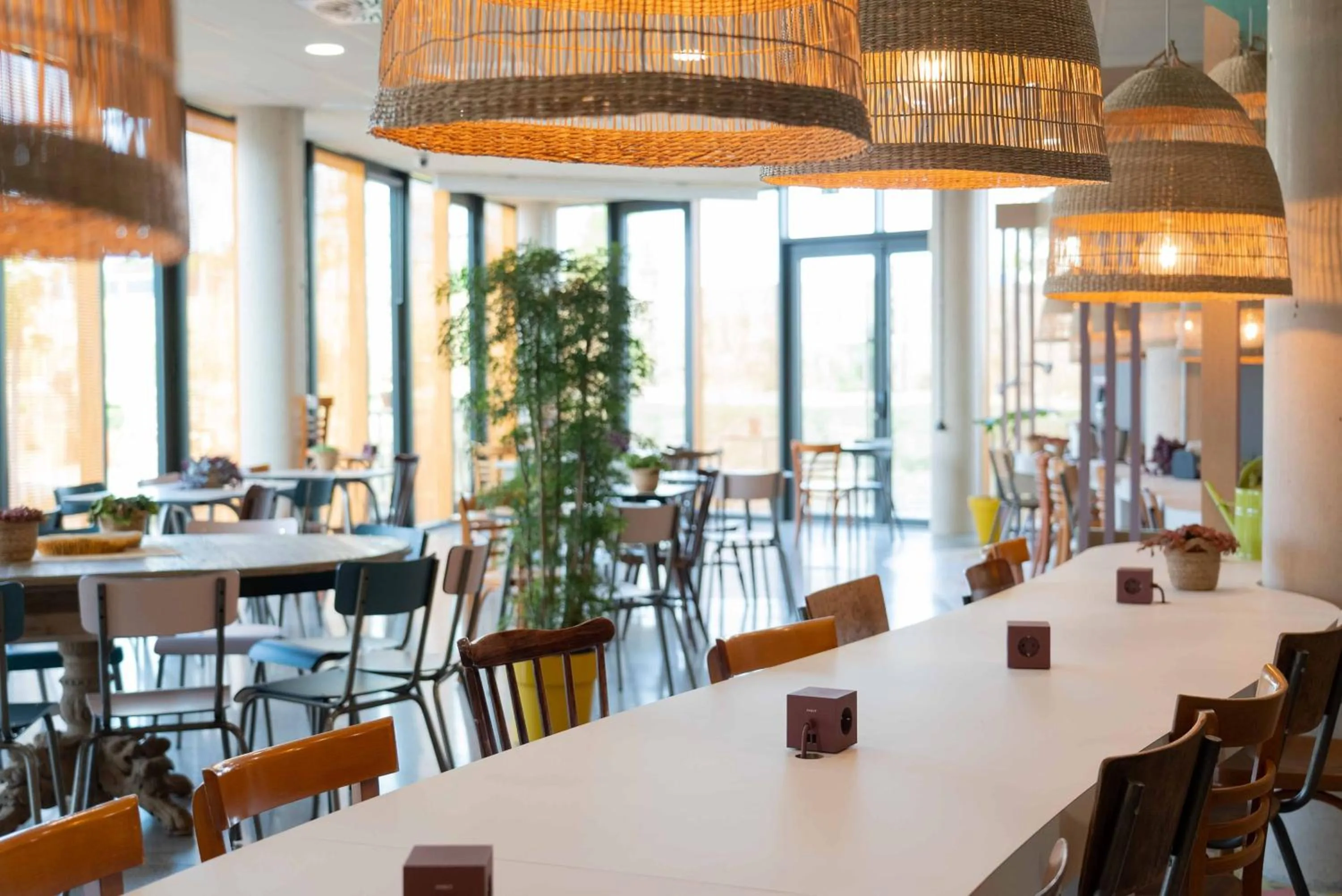 Restaurant/places to eat in greet Hotel Rennes Pace